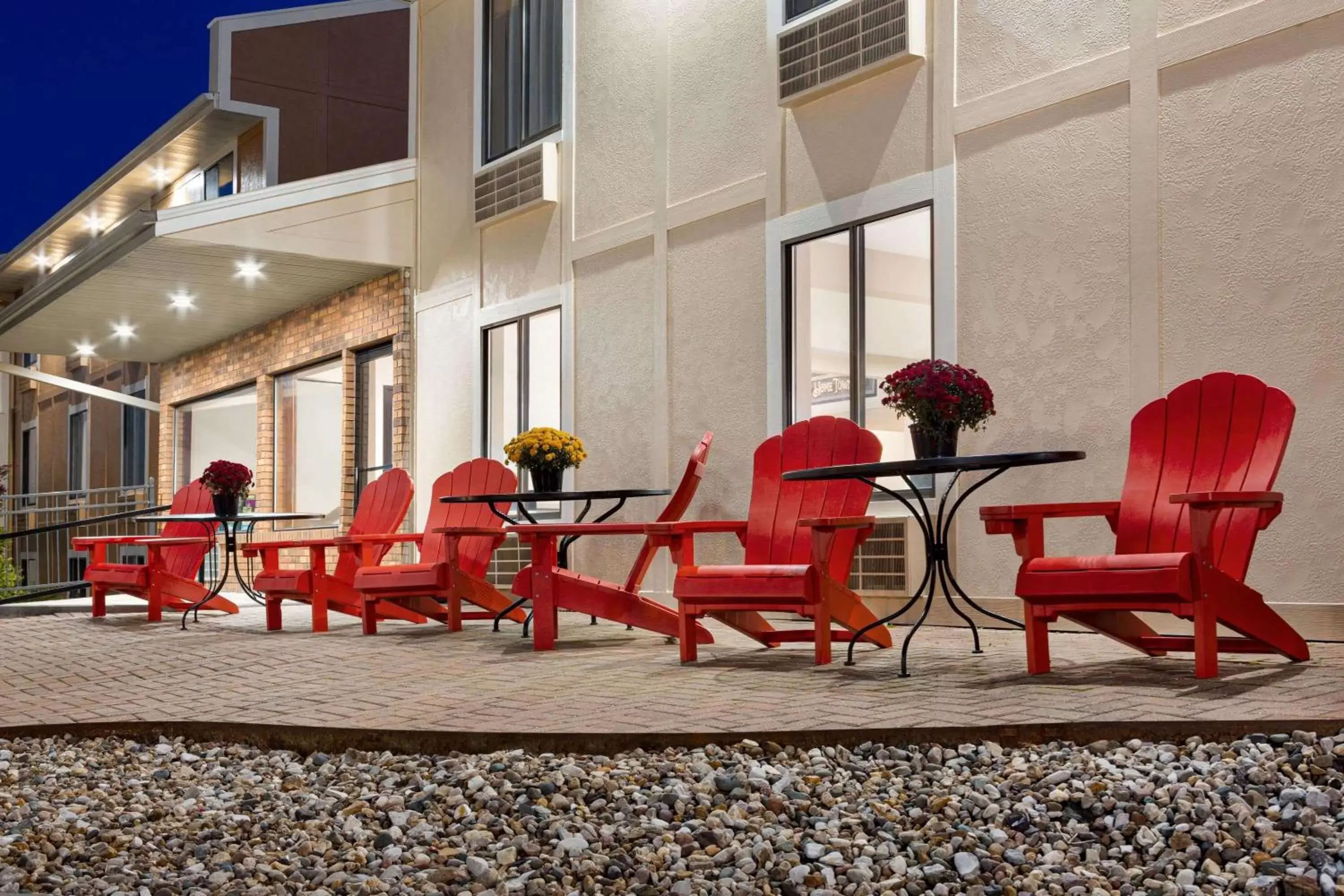 Property building in Super 8 by Wyndham Hannibal Property building in Super 8 by Wyndham Hannibal