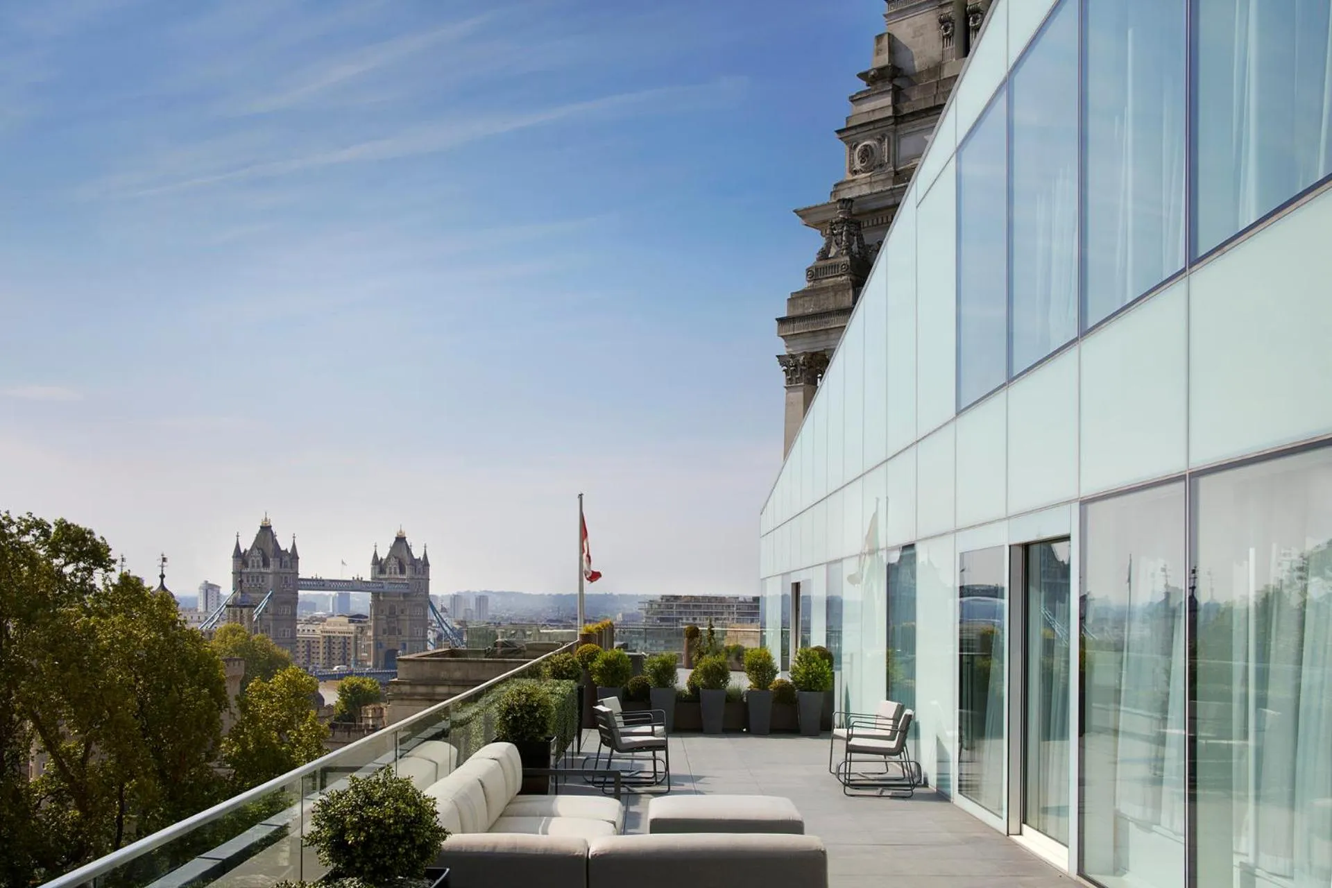 Balcony/Terrace in Four Seasons Hotel London at Tower Bridge
