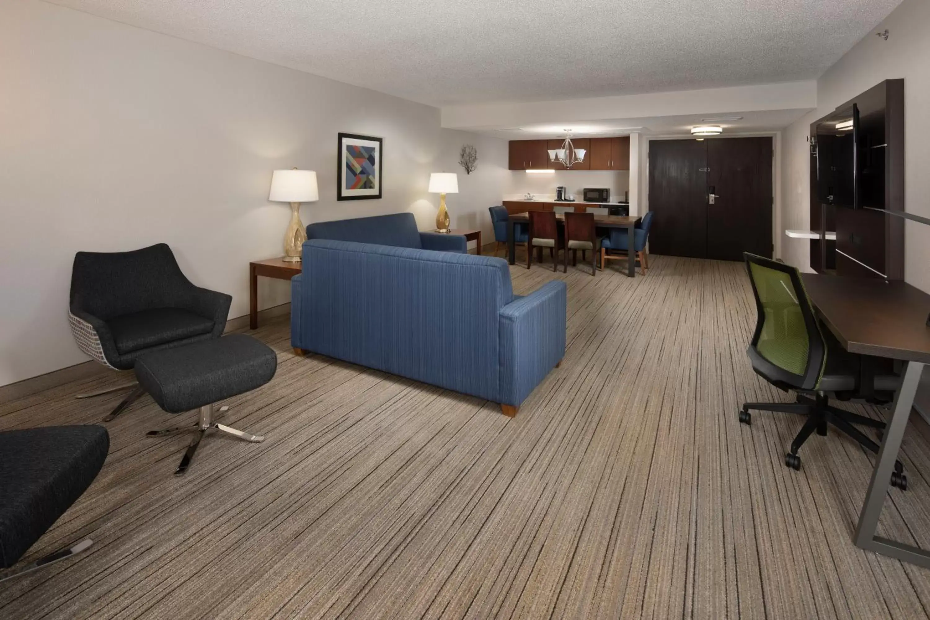 Bedroom, Seating Area in Holiday Inn Express Middlesboro, an IHG Hotel