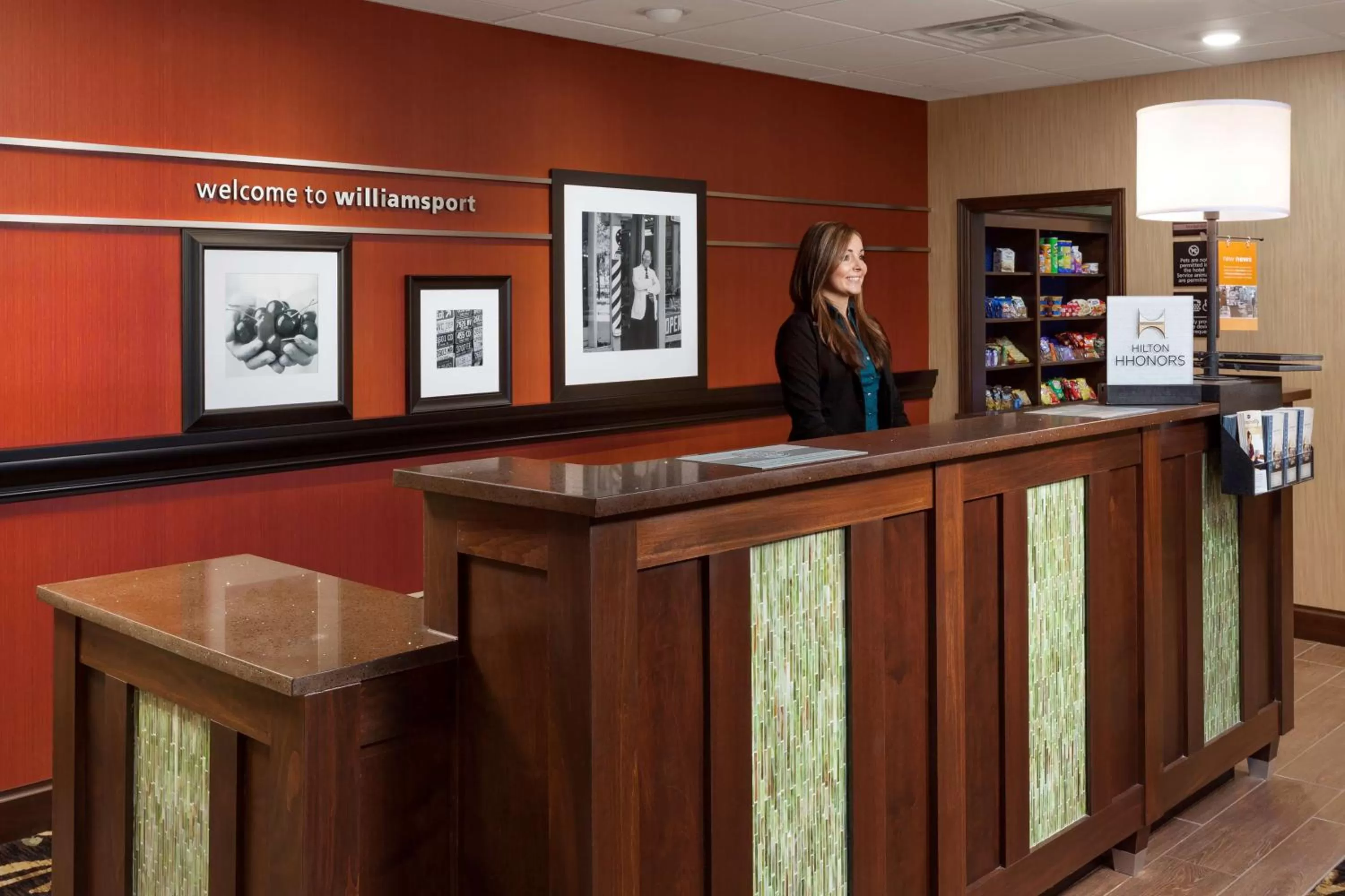 Lobby or reception in Hampton Inn & Suites Williamsport - Faxon Exit