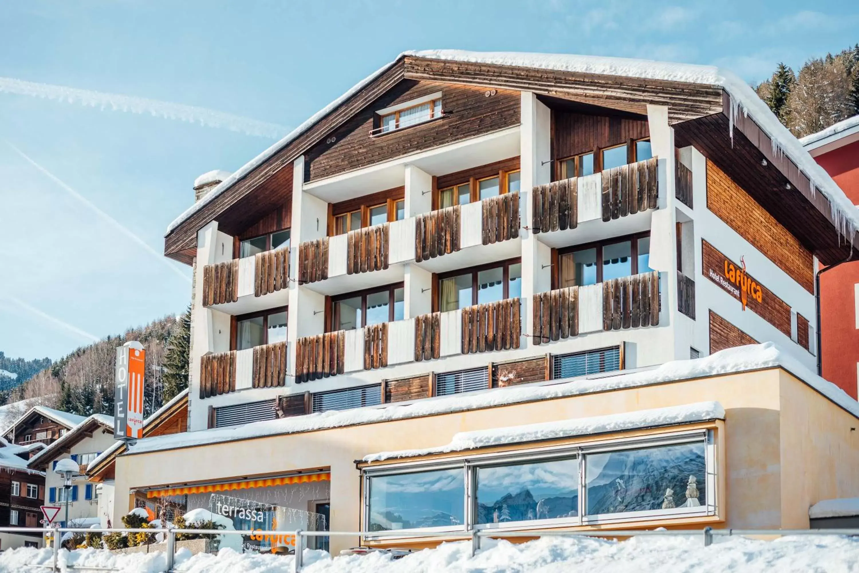 Facade/entrance, Winter in Hotel Restaurant La Furca