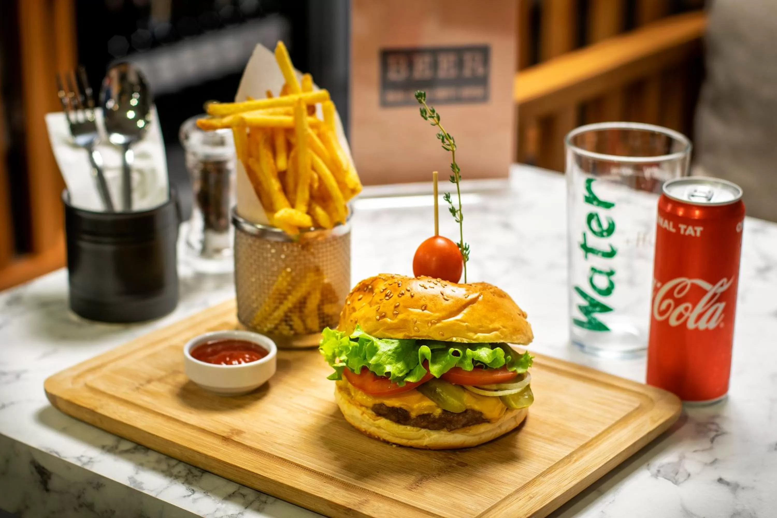 Restaurant/places to eat in Hotel Bossuite Business