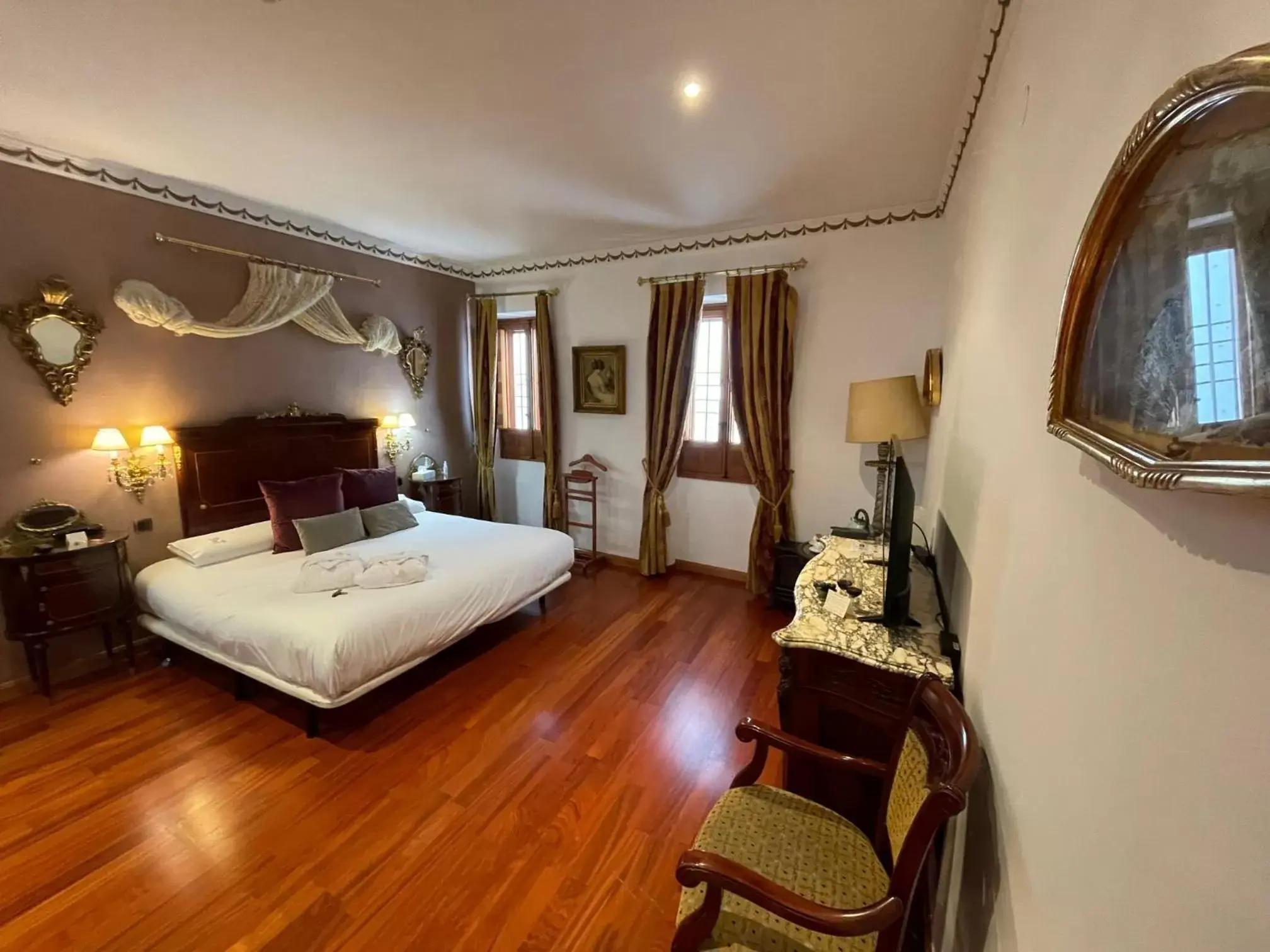 Photo of the whole room, Bed in La Llave de la Judería Hotel Boutique