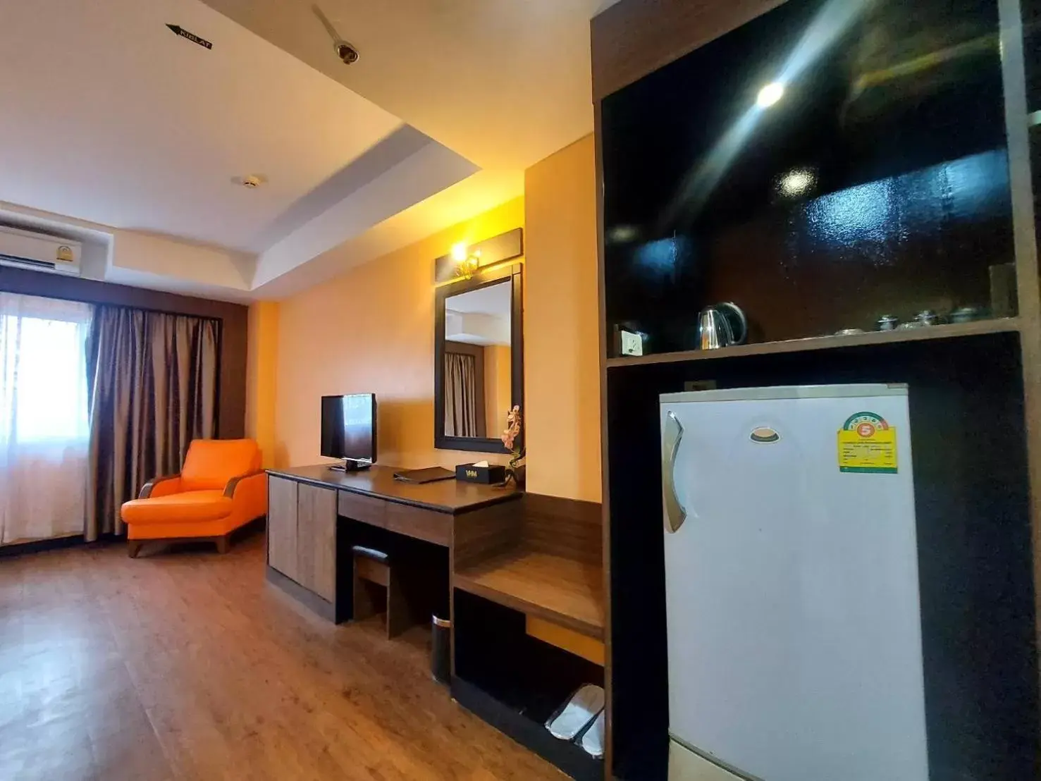 Communal lounge/ TV room, TV/Entertainment Center in M Hotel Danok