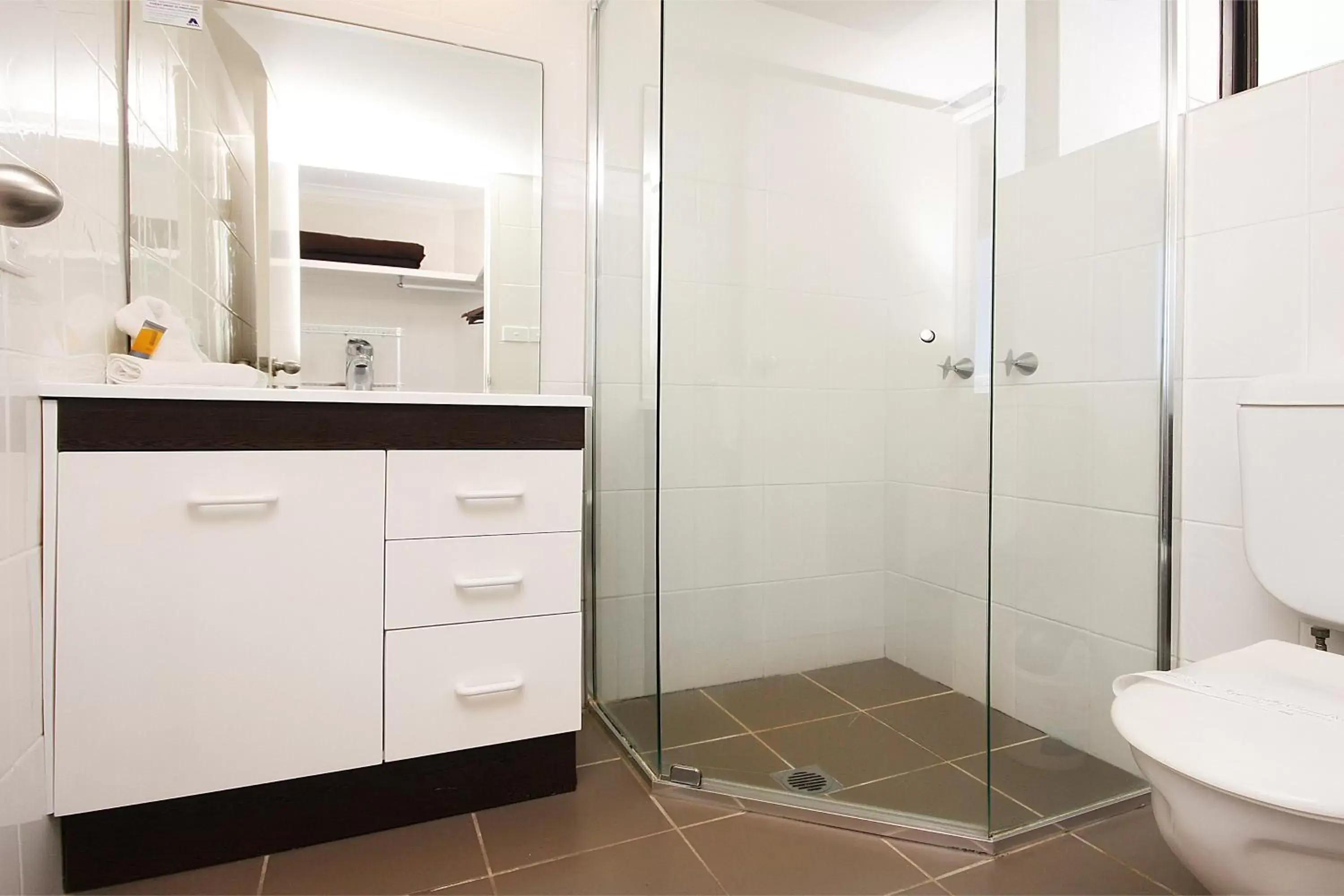 Bathroom in Spindrift on the Beach - Absolute Beachfront