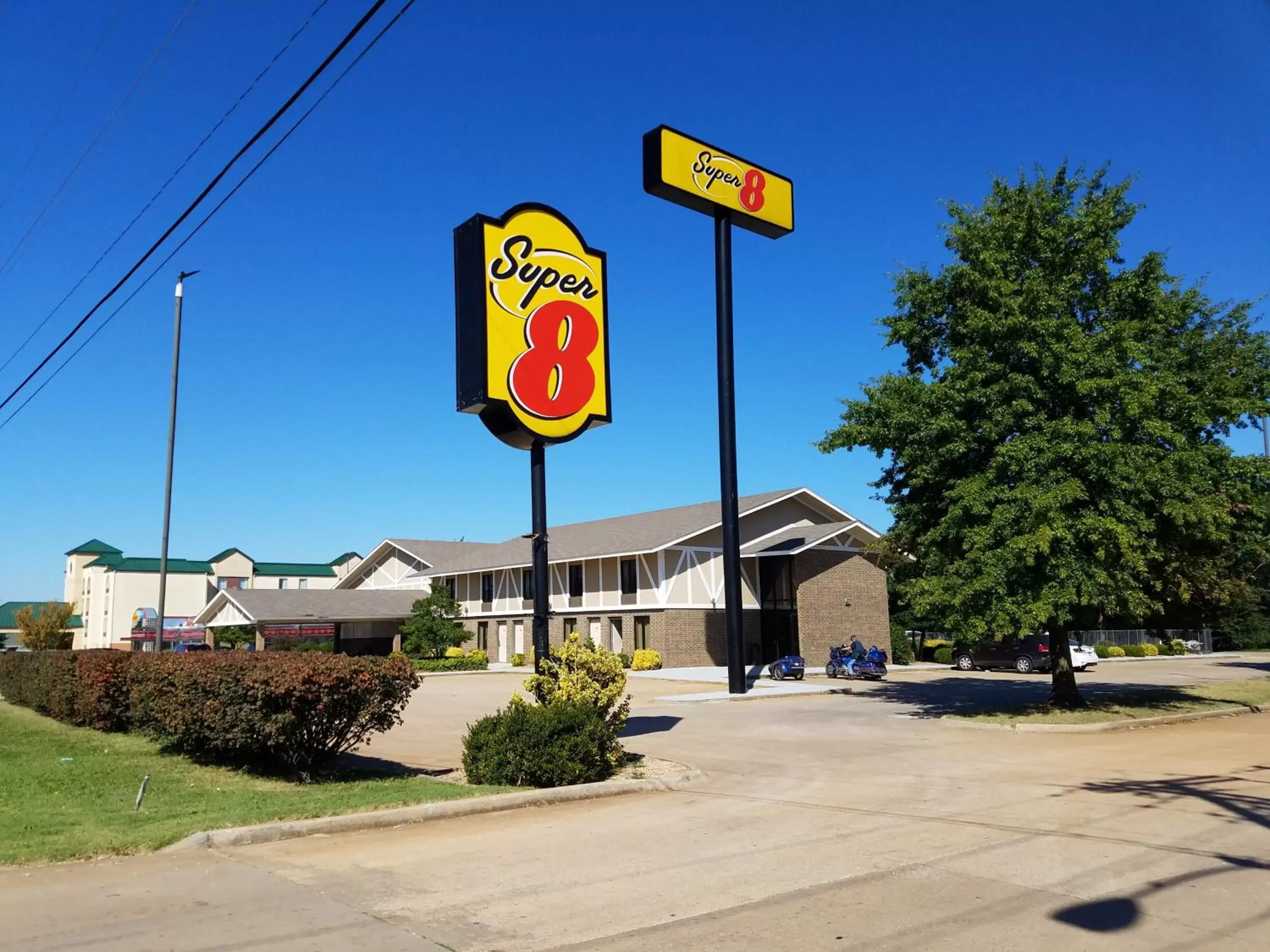 Facade/entrance, Property Building in Super 8 by Wyndham Bentonville