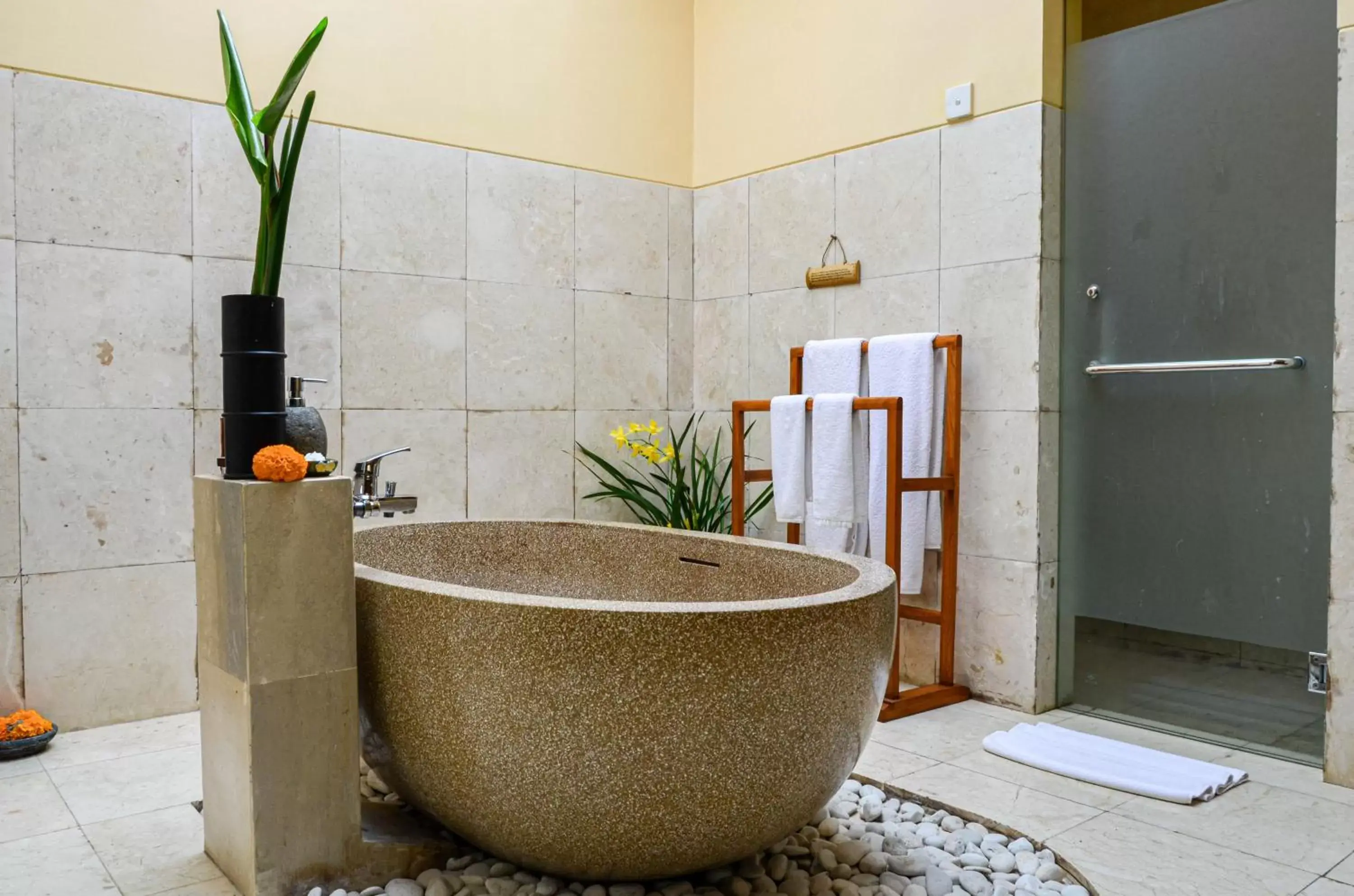 Bath, Bathroom in Munduk Moding Plantation Nature Resort & Spa