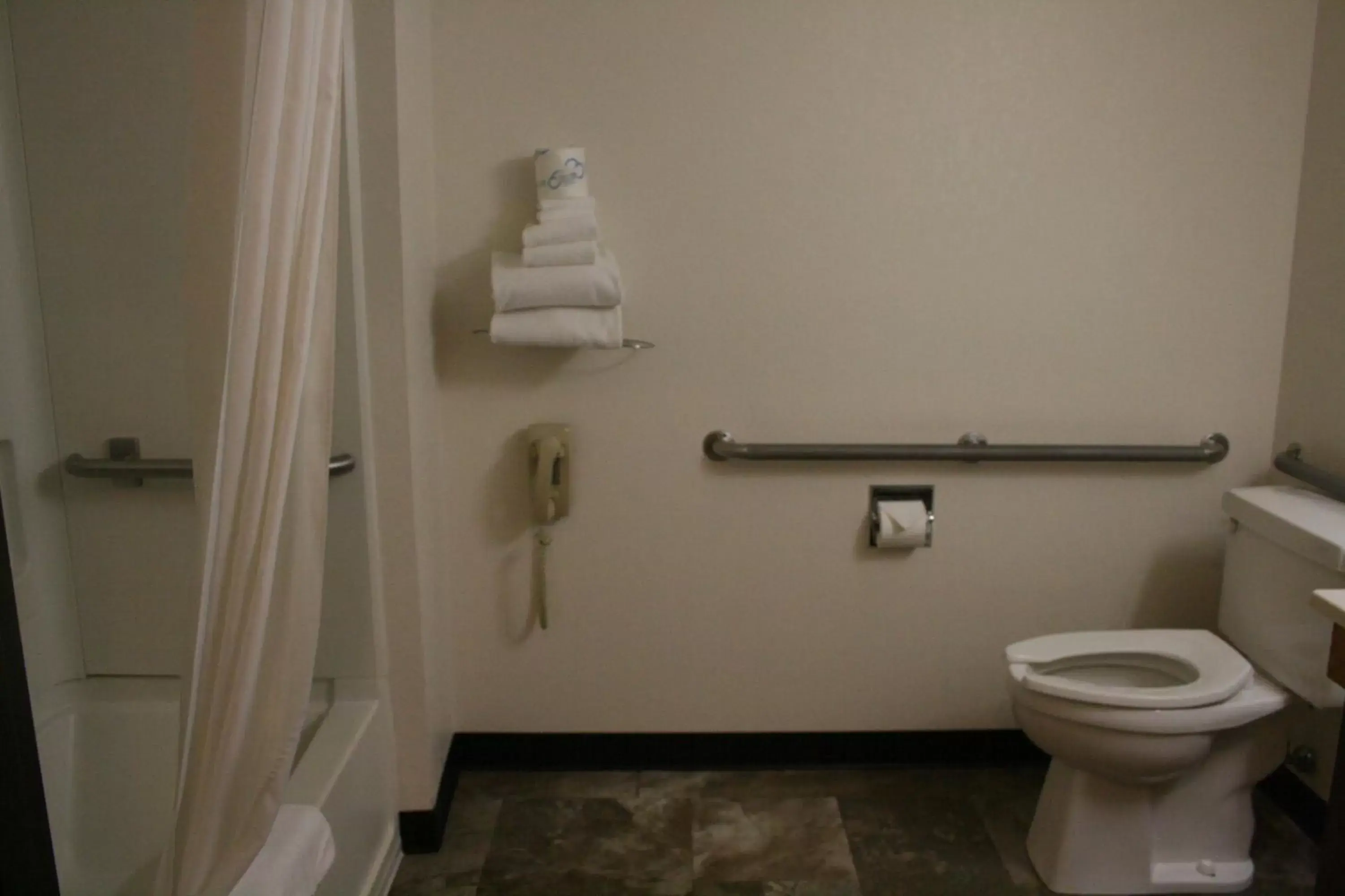 Bathroom in Heritage Inn Express