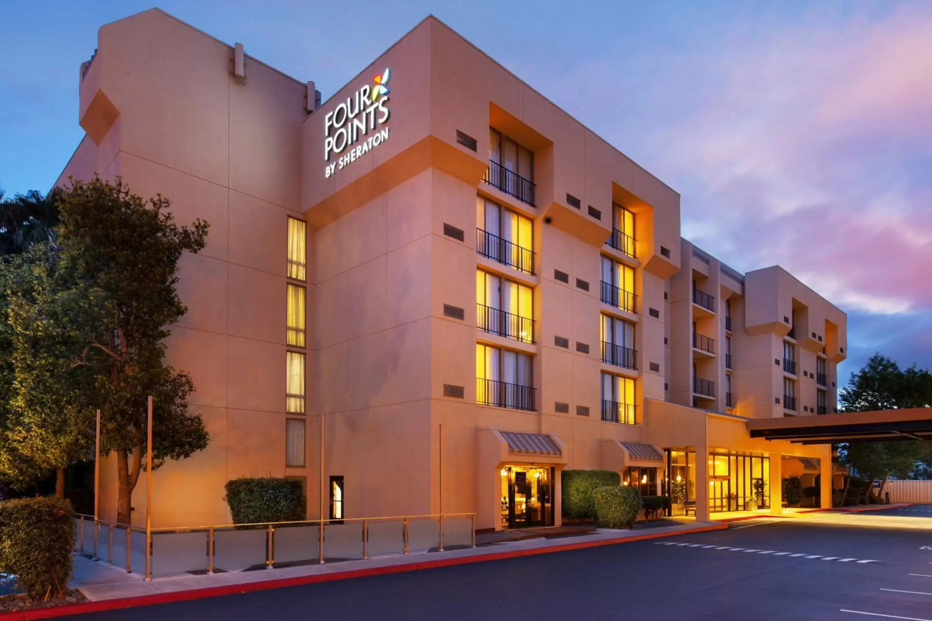 Property Building in Four Points by Sheraton San Jose Airport
