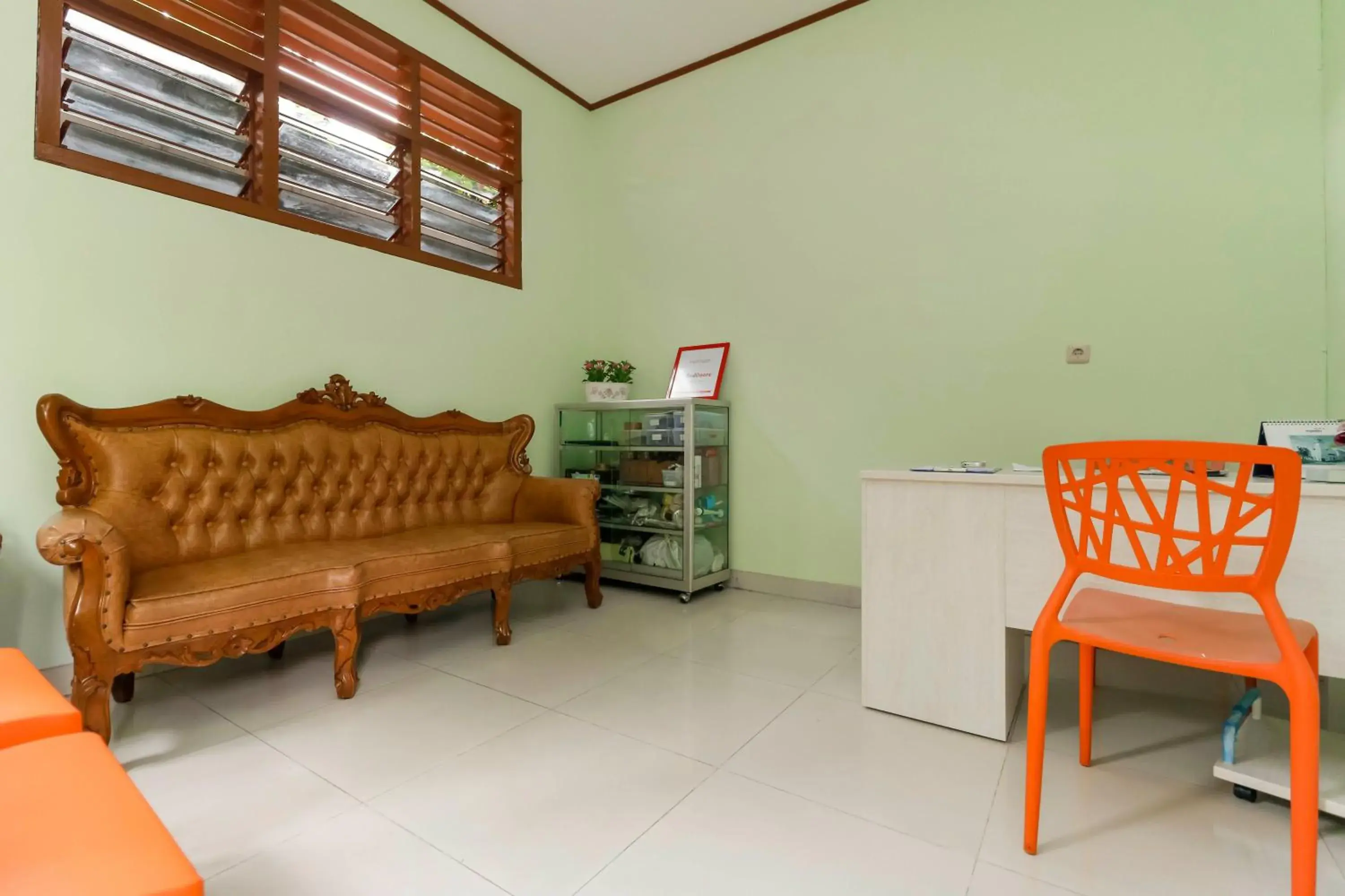 Lobby or reception, Seating Area in RedDoorz Plus @ Karet Pedurenan 3