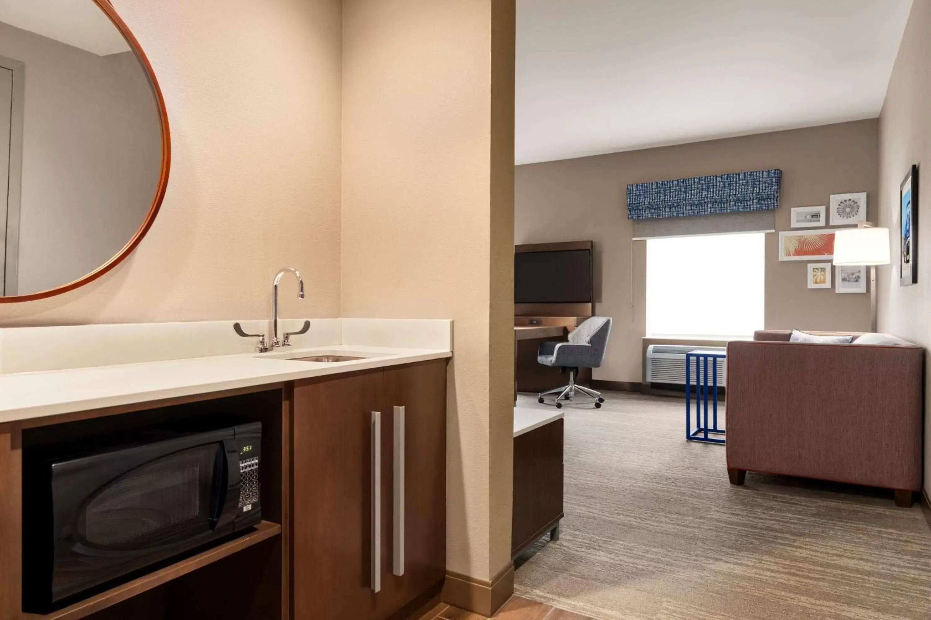 Photo of the whole room, TV/Entertainment Center in Hampton Inn & Suites Ocean City West