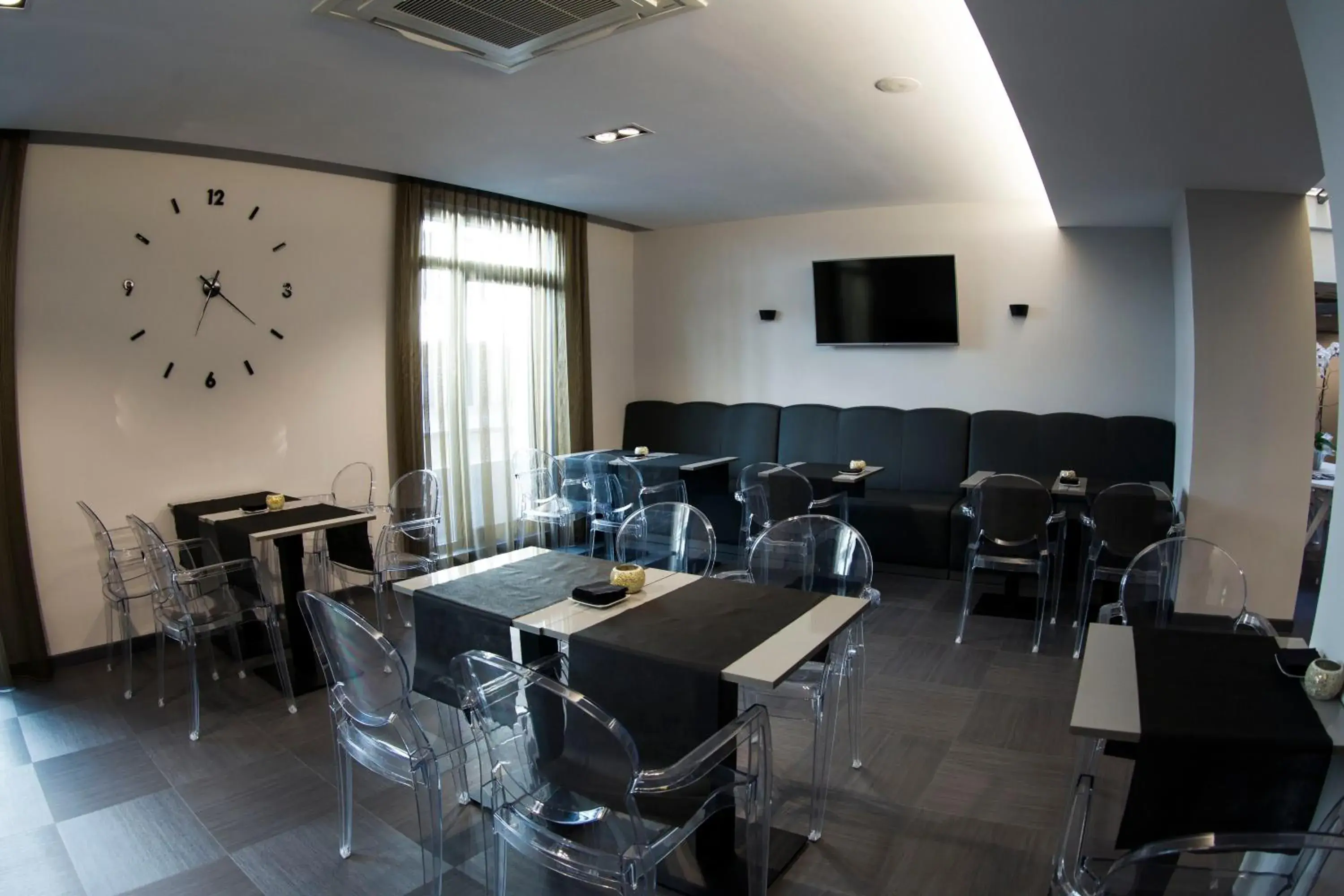 Lounge or bar, Restaurant/Places to Eat in Hotel Lux Santiago