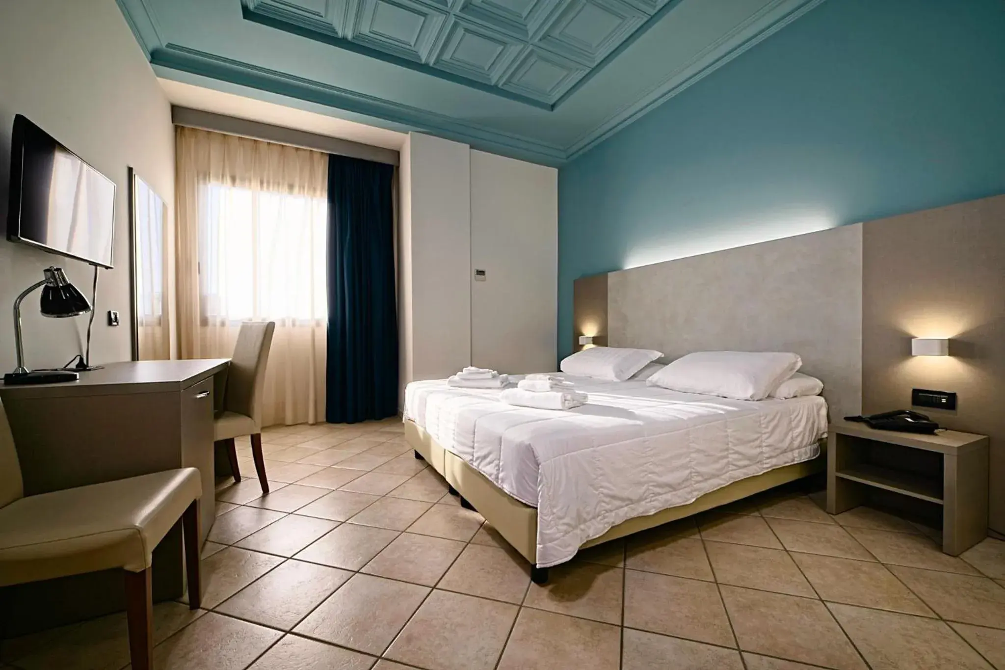 Bedroom, Bed in Albergo Papillon