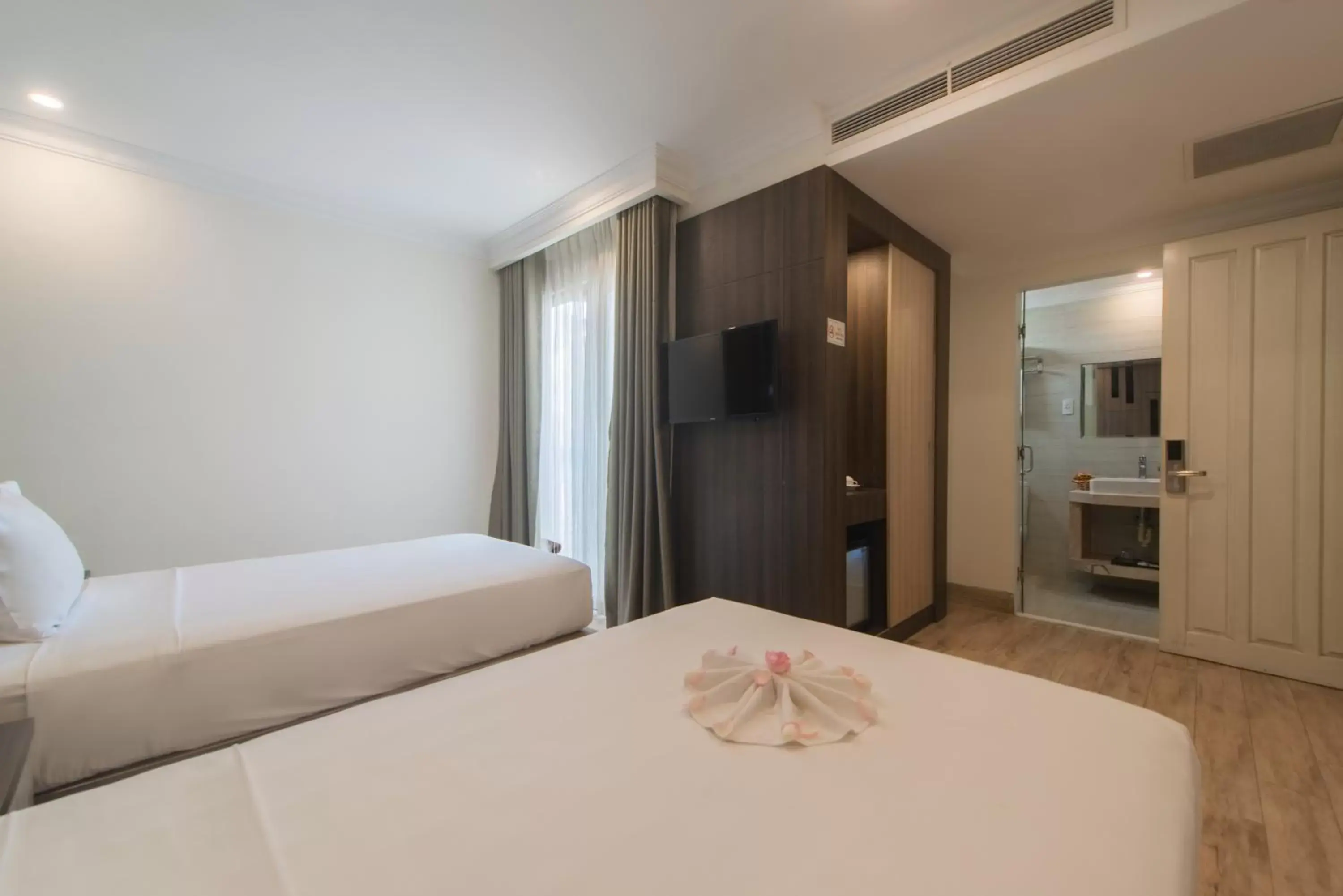 Bedroom, Bed in Seven Seas Hotel Nha Trang