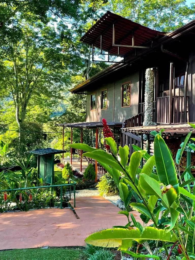 Hotel de Montaña El Pelicano