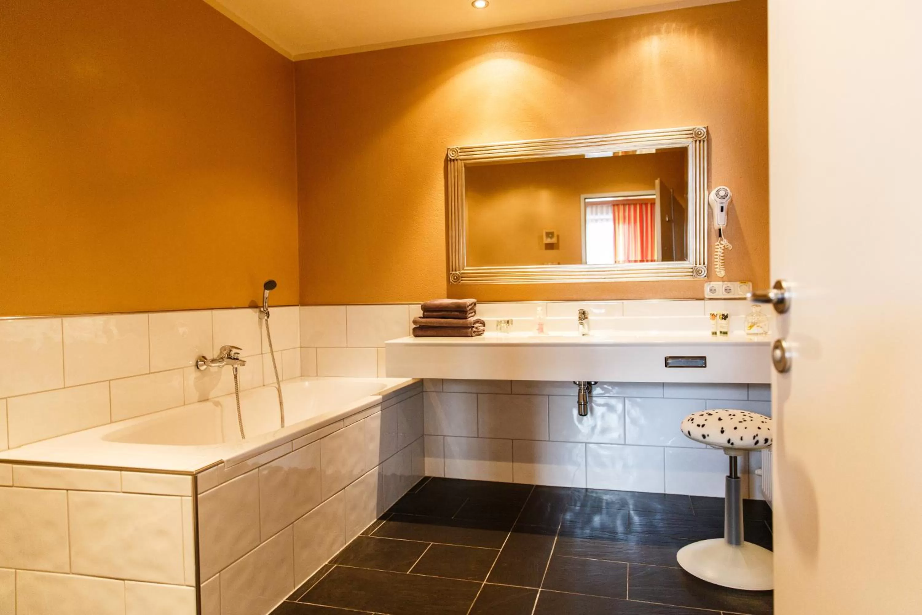 Photo of the whole room in Hotel Salzburg