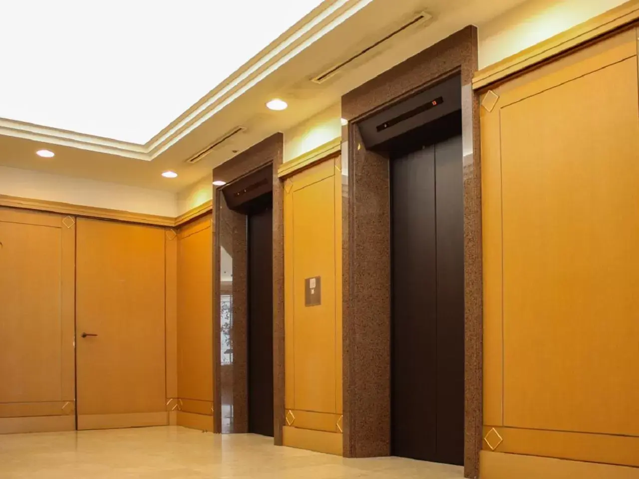 elevator in HOTEL LiVEMAX BUDGET Kagoshima