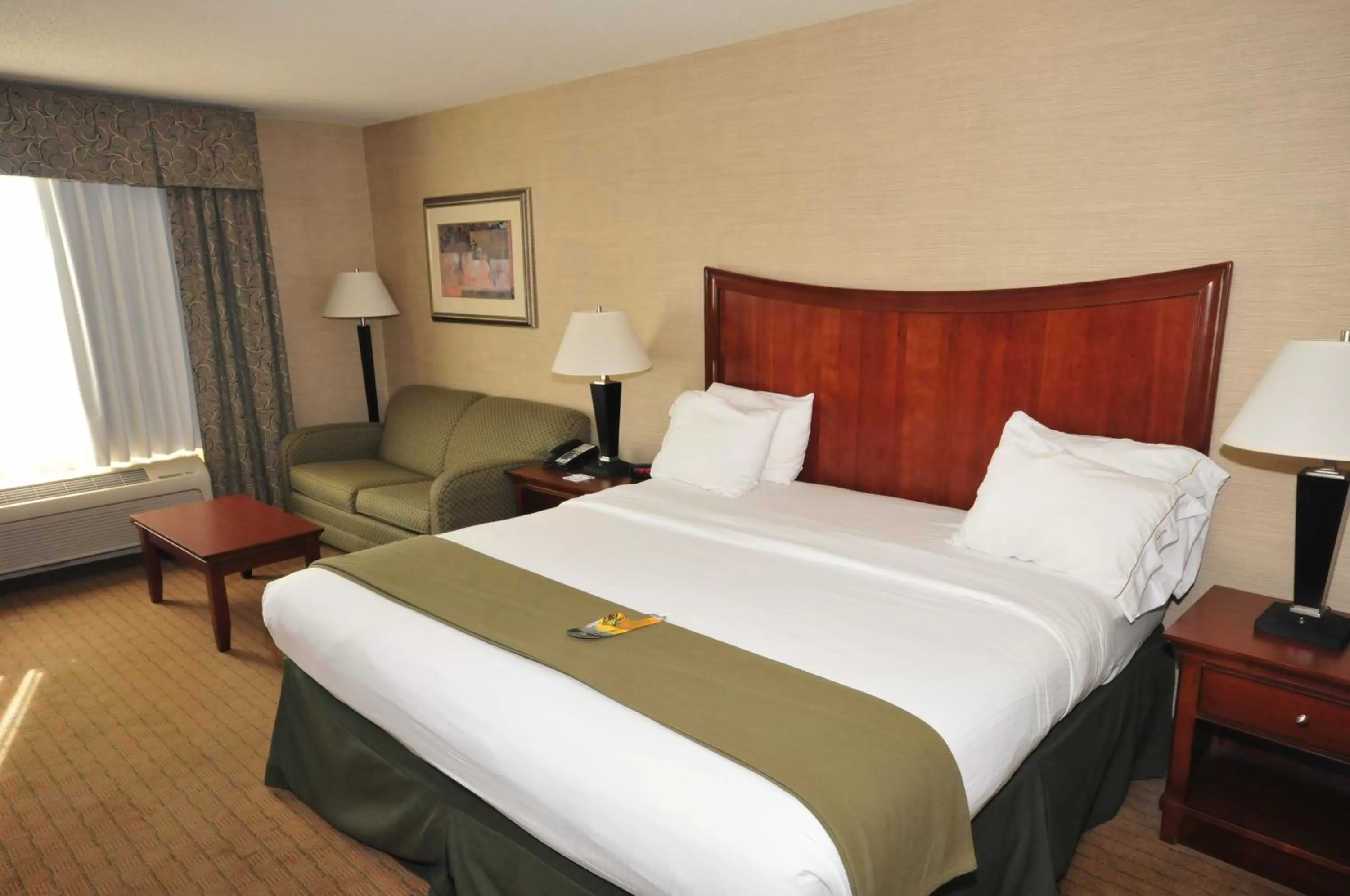 Holiday Inn Express Hotel & Suites Urbana-Champaign-U of I Area by IHG