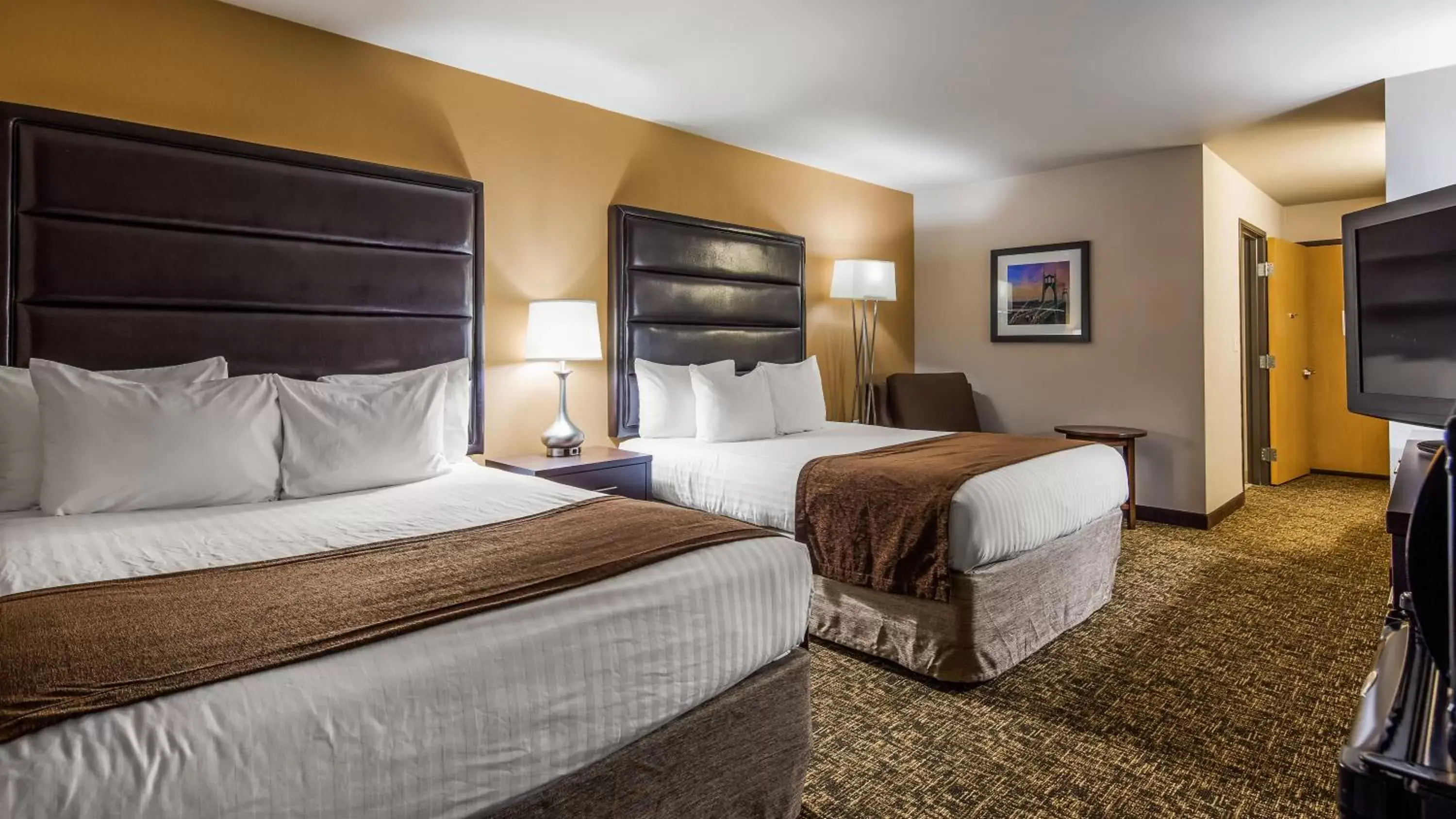 Bedroom, Bed in Best Western Oak Meadows Inn