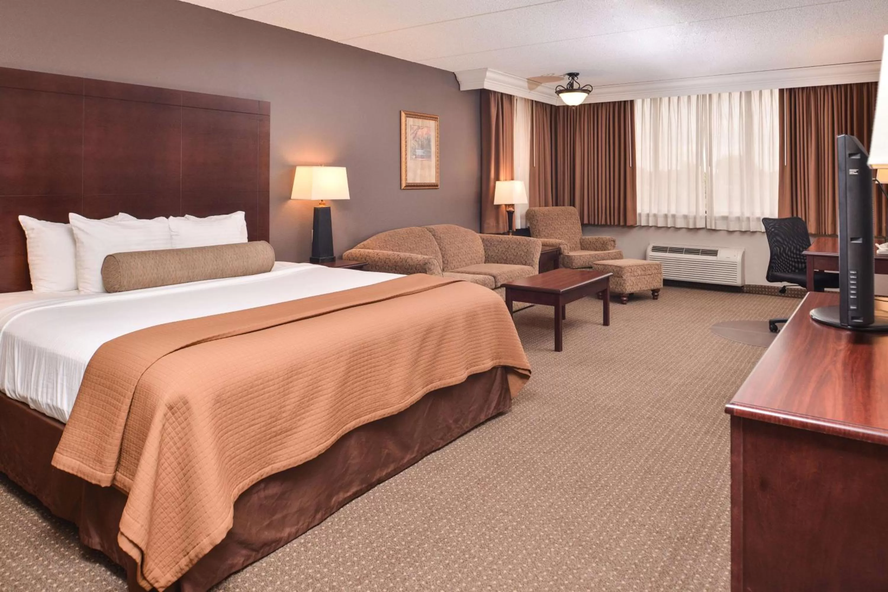 Deluxe King Suite - Non-Smoking in Best Western Plus Kelly Inn