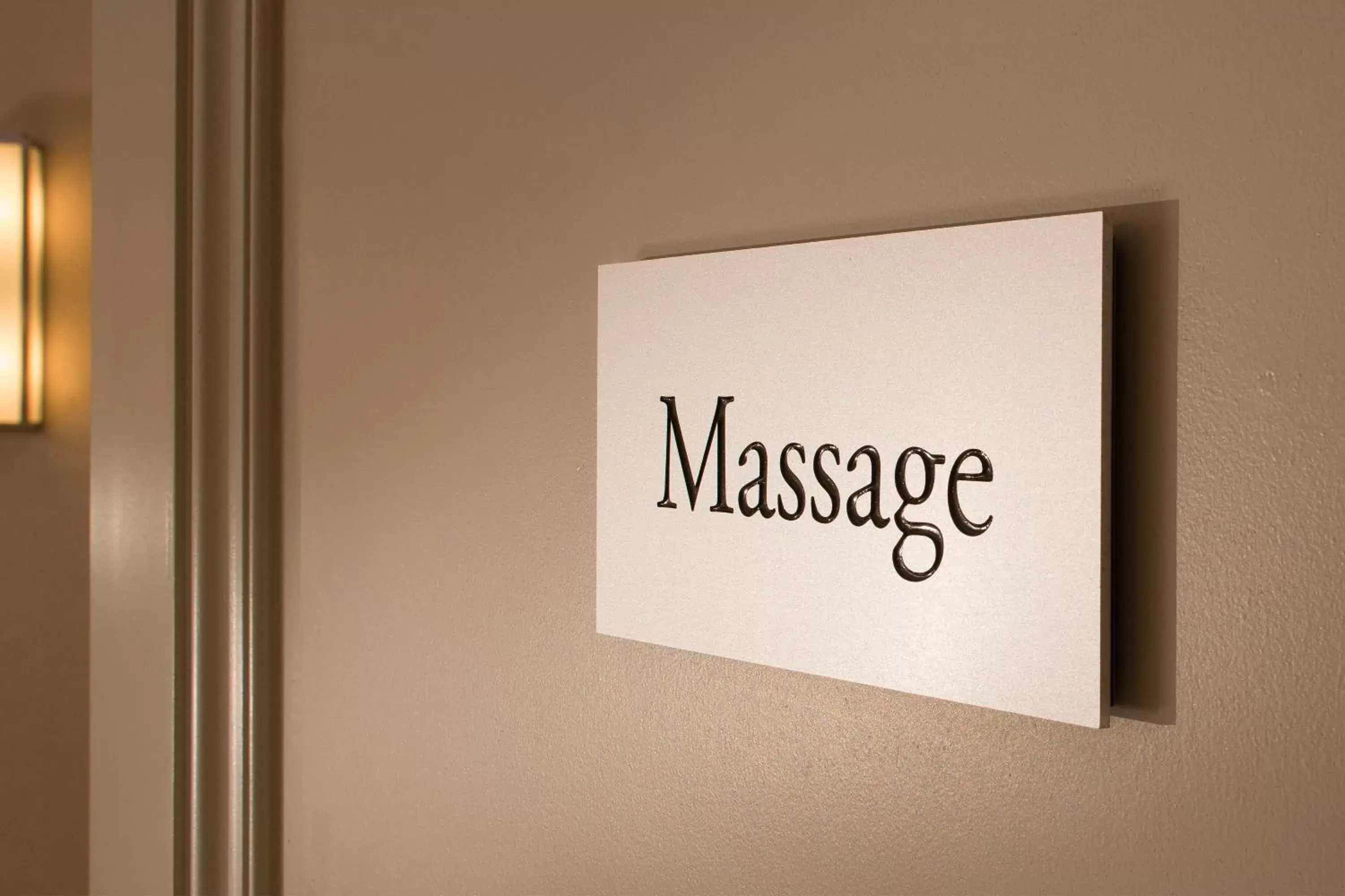 Massage in Hotel Monge