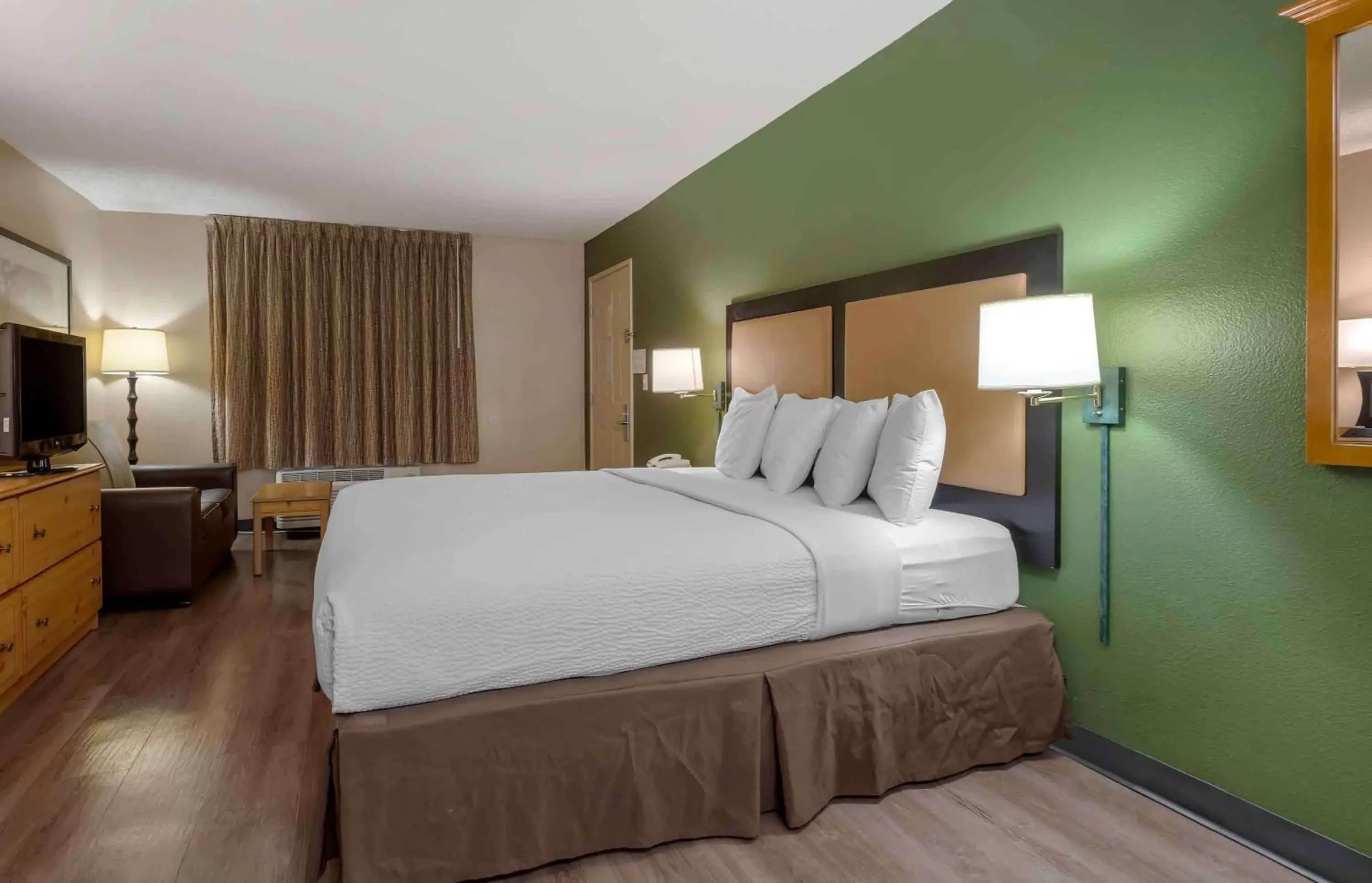 Bedroom, Bed in Extended Stay America Suites - San Ramon - Bishop Ranch - West