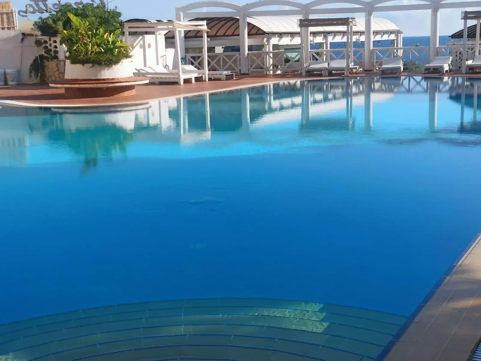 Swimming Pool in Hotel Residence La Corvetta