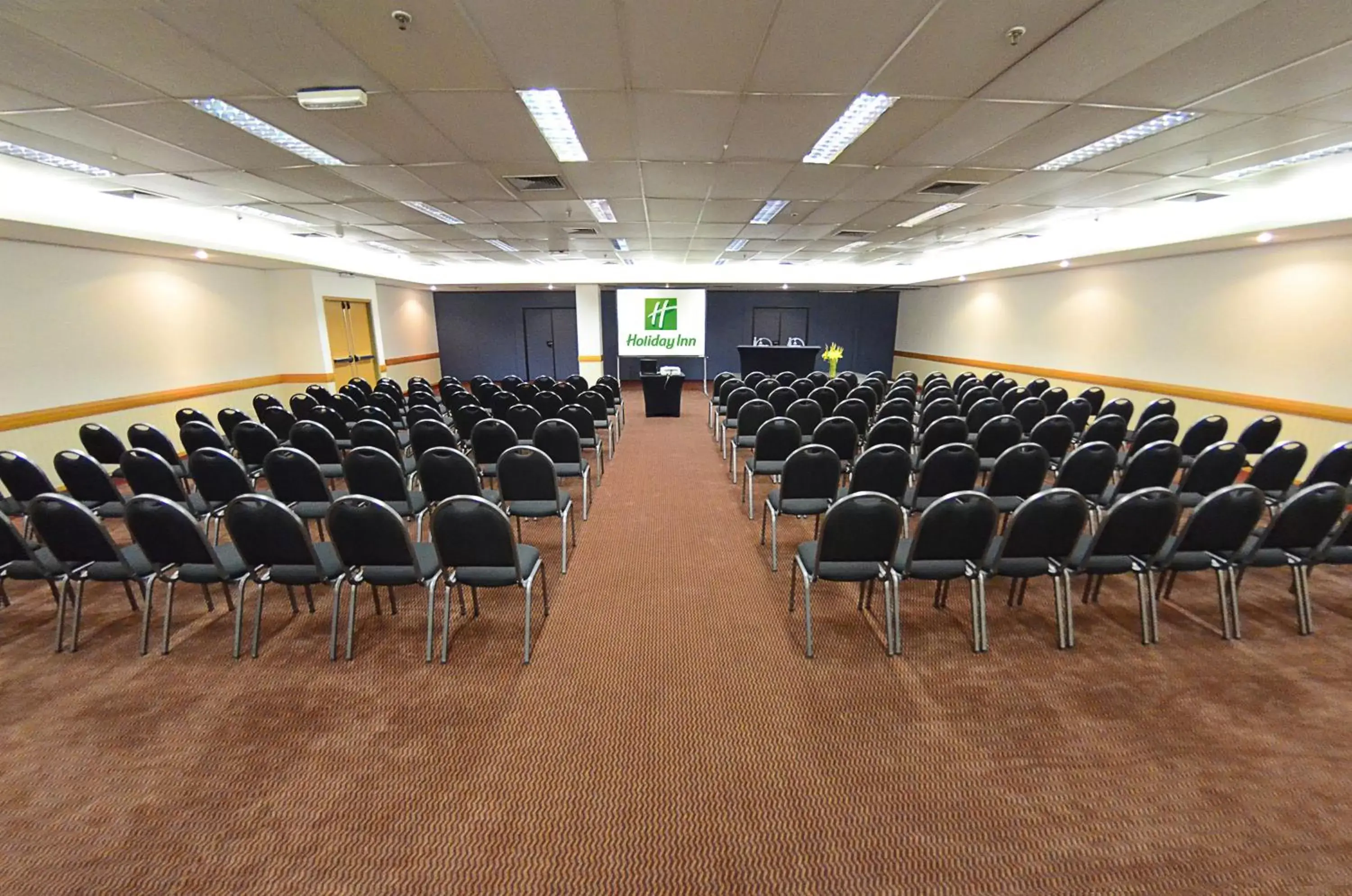 Meeting/conference room in Holiday Inn Parque Anhembi, an IHG Hotel