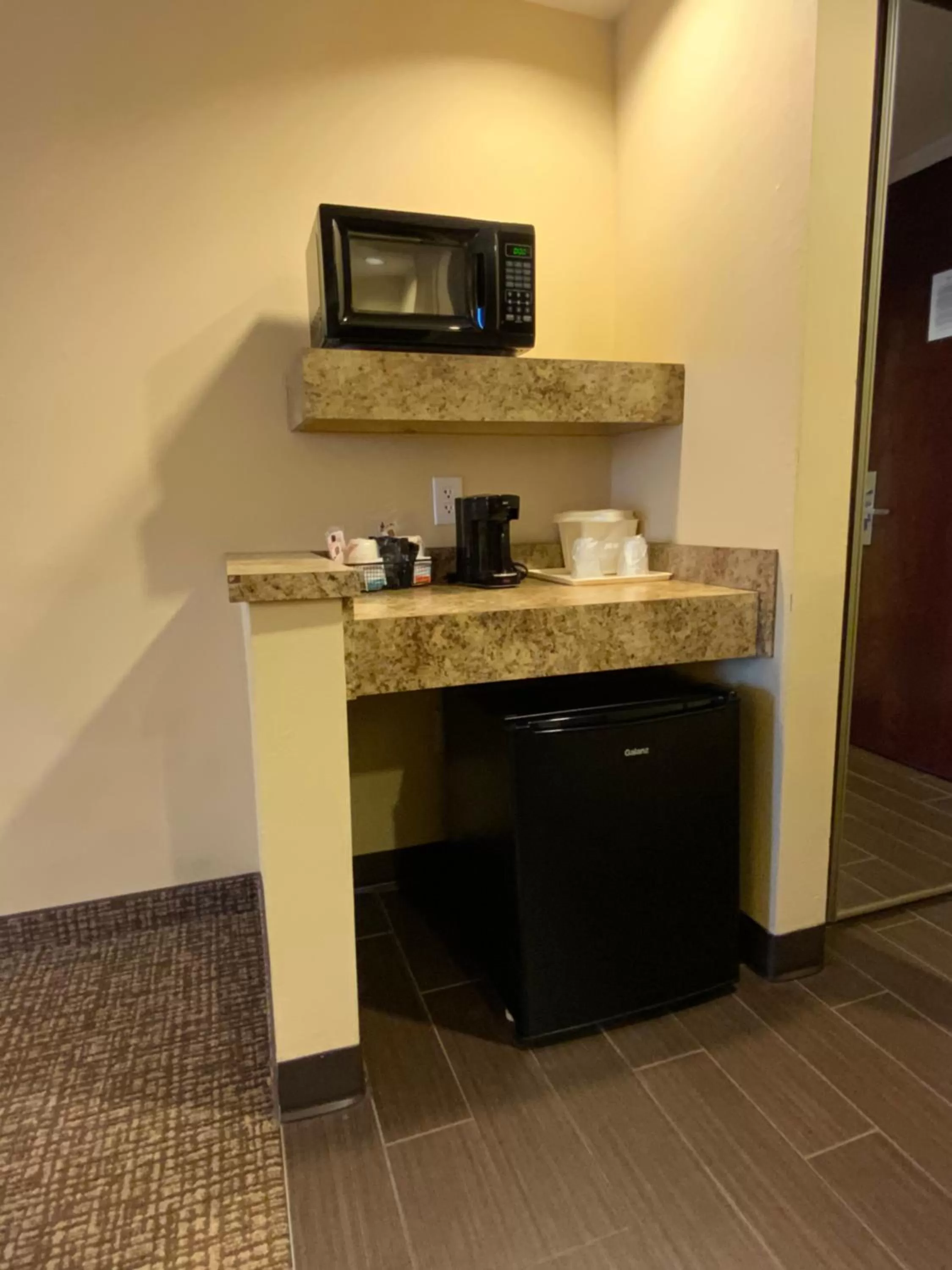 Coffee/tea facilities in Comfort Suites Fredericksburg North