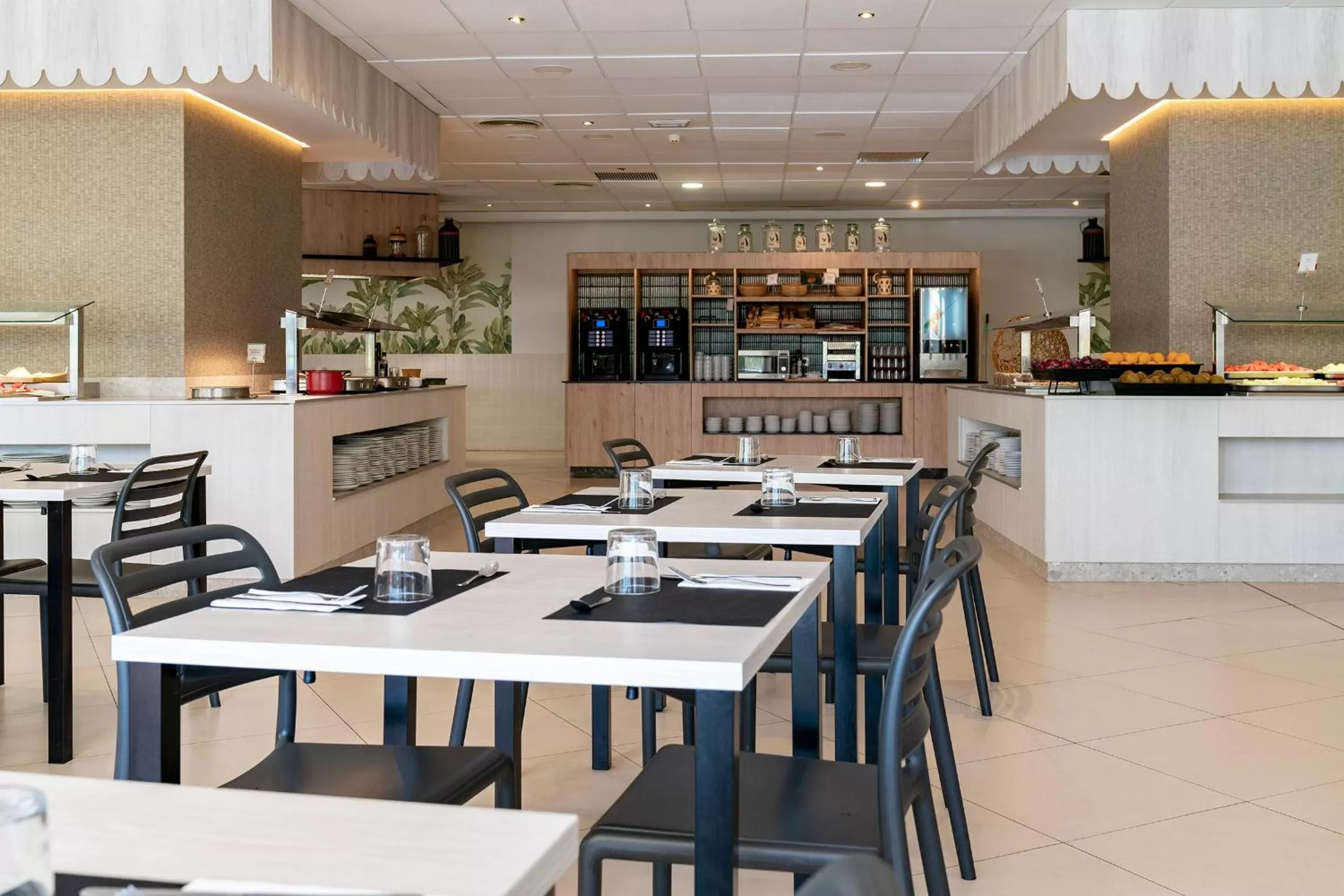 Restaurant/places to eat in Intelier Orange