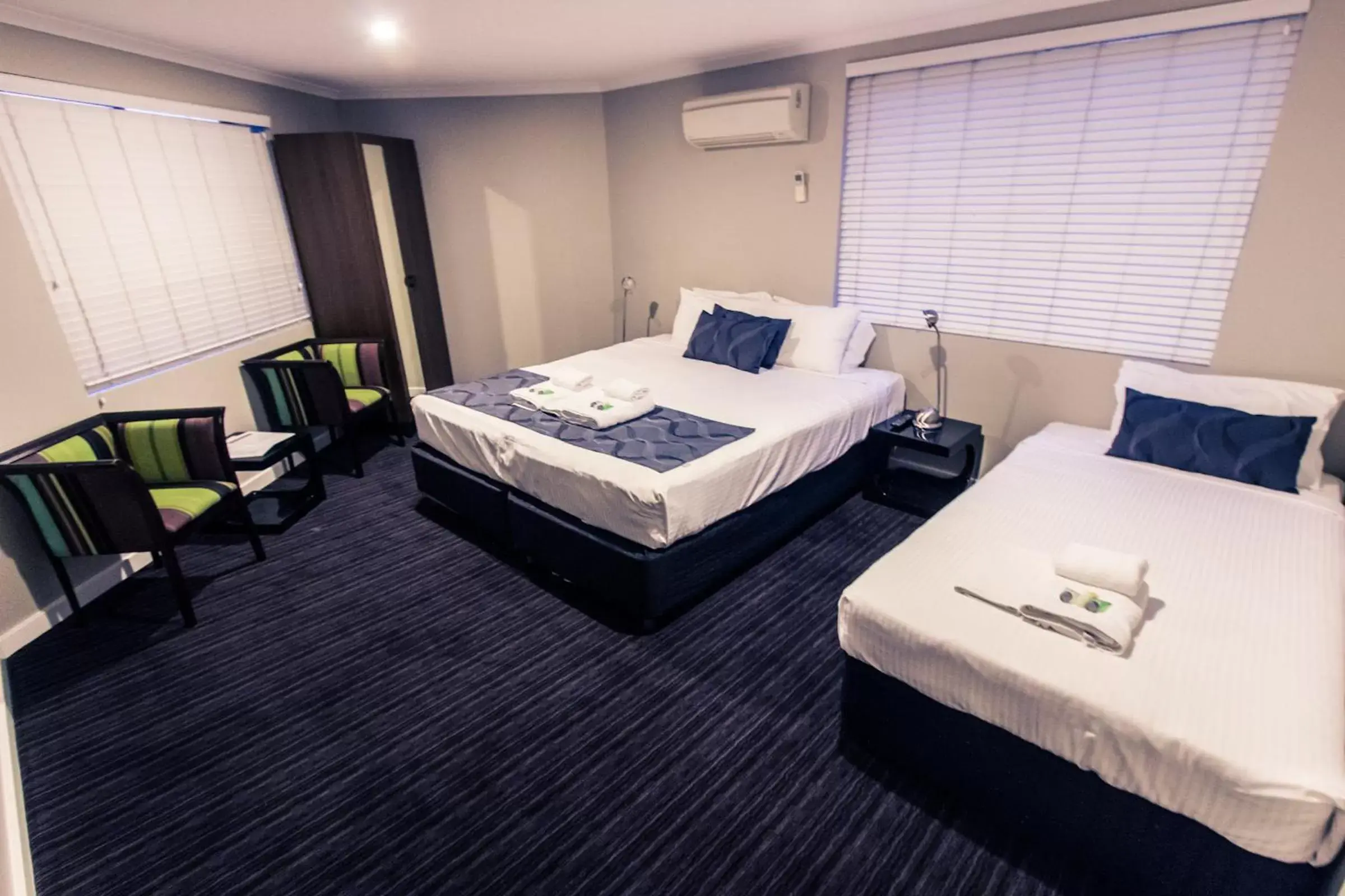 Queen & Single with Shared Bathroom in The Premier Hotel Broadmeadow Queen & Single with Shared Bathroom in The Premier Hotel Broadmeadow