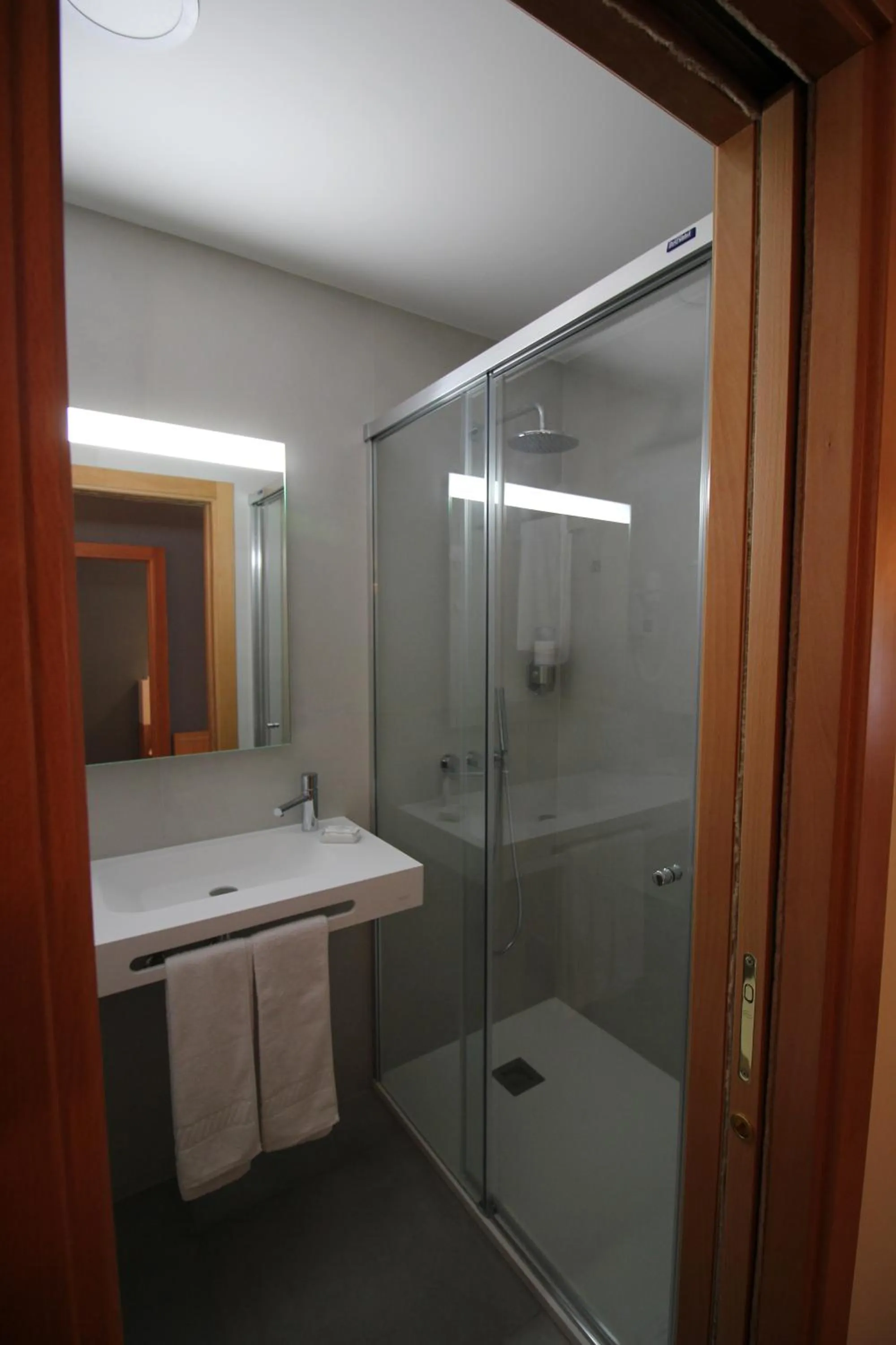 Bathroom in Imperador Hotel