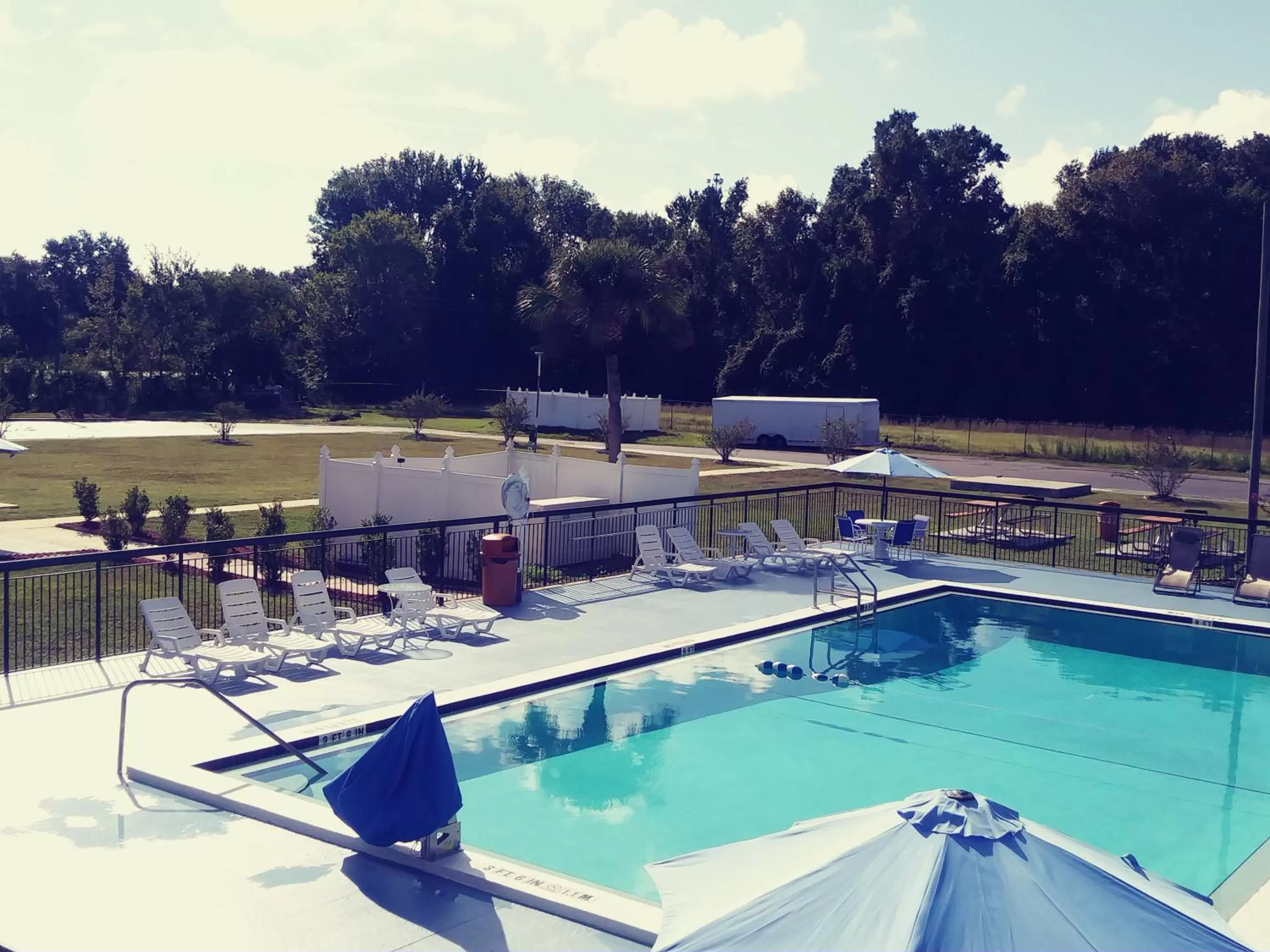 Swimming pool in Days Inn by Wyndham Wildwood I-75