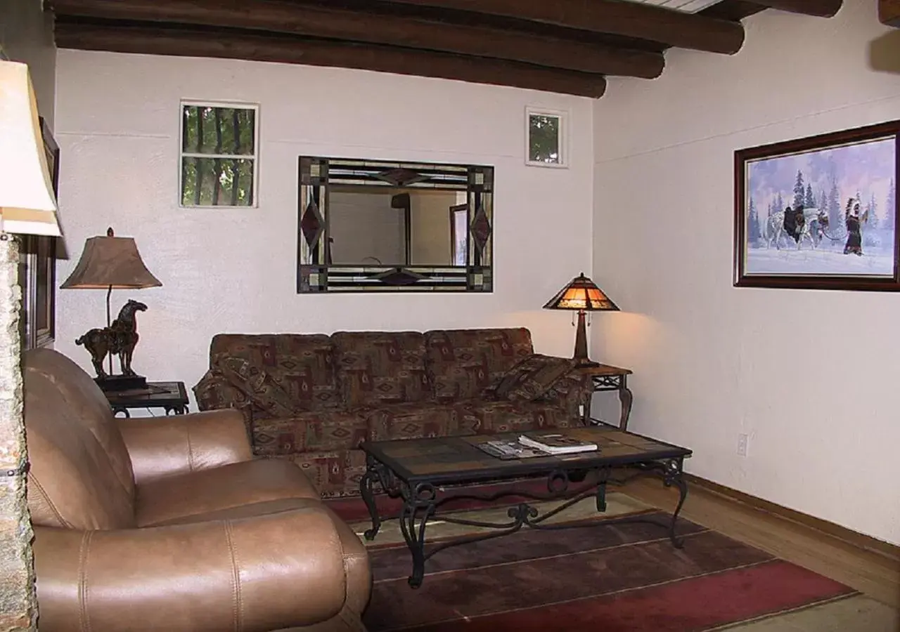 Living room, Seating Area in Casas de Suenos Old Town Historic Inn, Ascend Hotel Collection