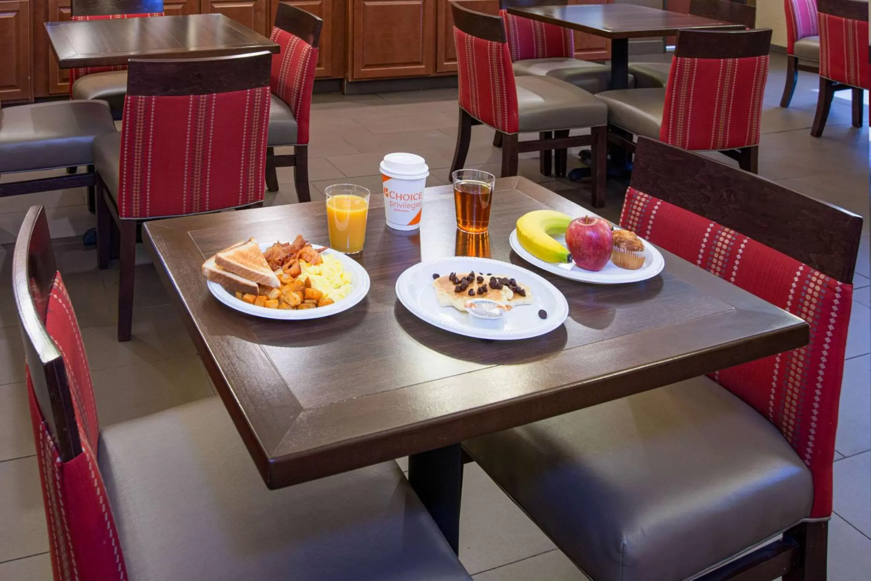 Restaurant/places to eat in Comfort Inn Naugatuck-Shelton, CT