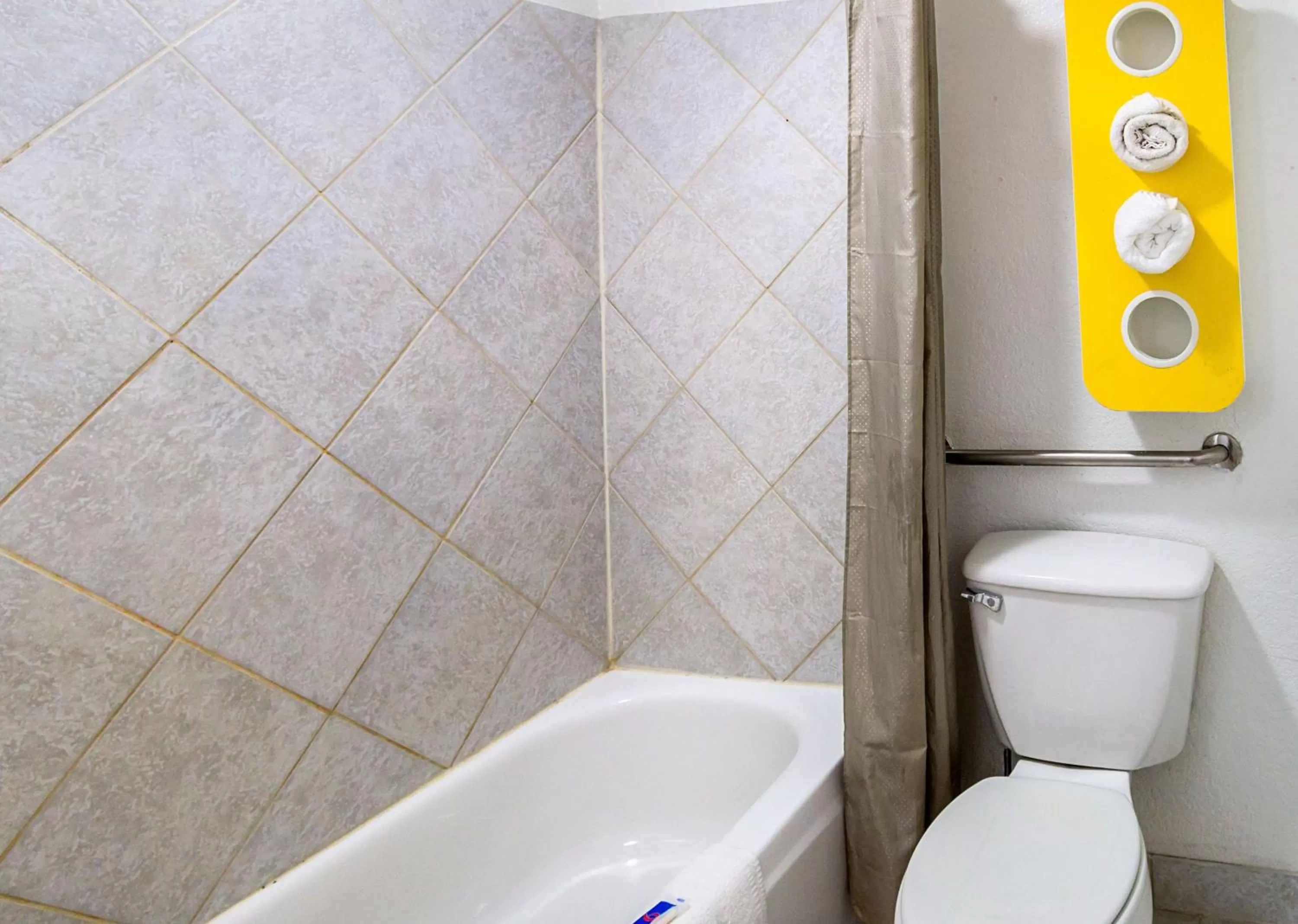 Toilet in Motel 6-Red Oak, TX - Dallas