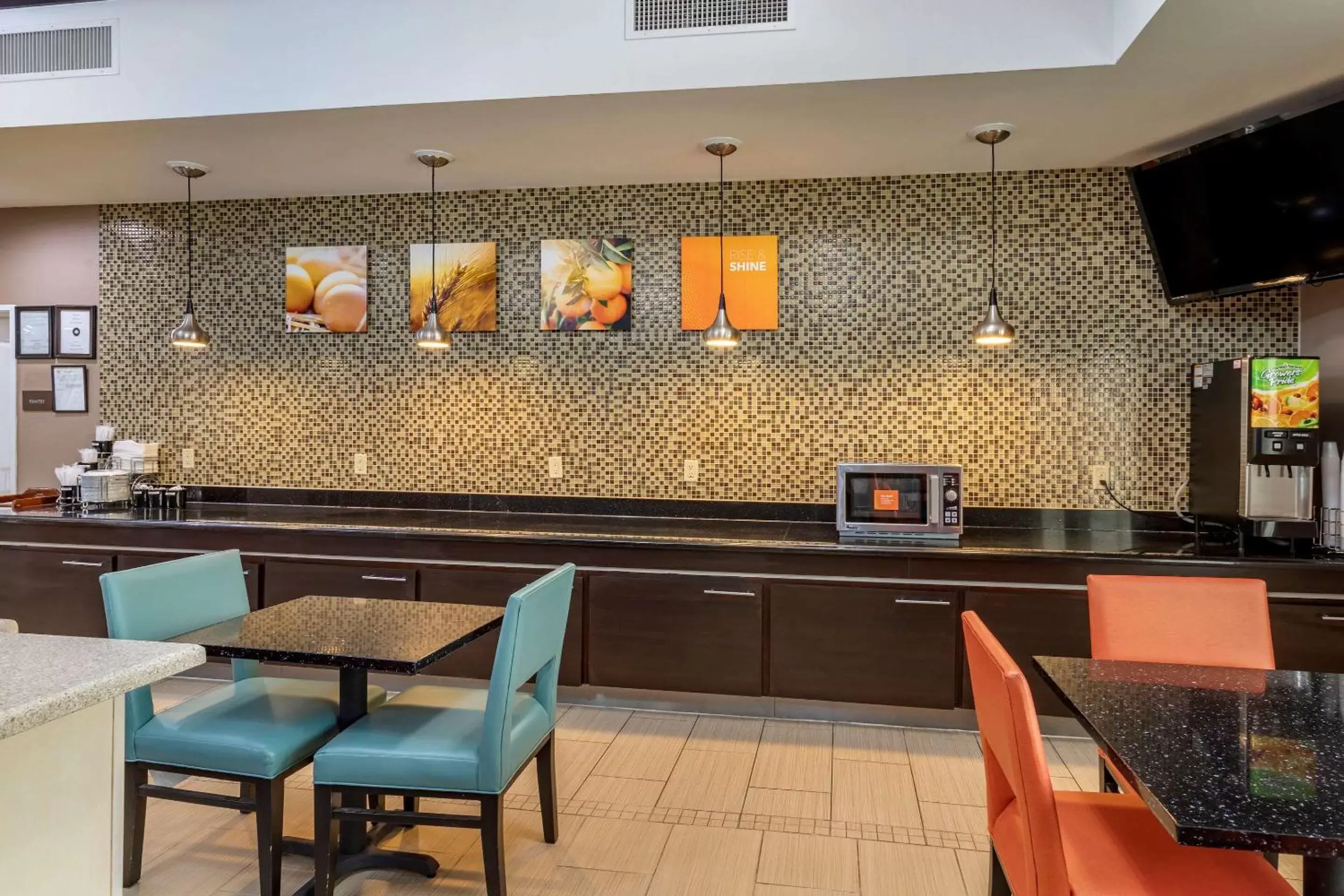 Restaurant/Places to Eat in Comfort Inn & Suites