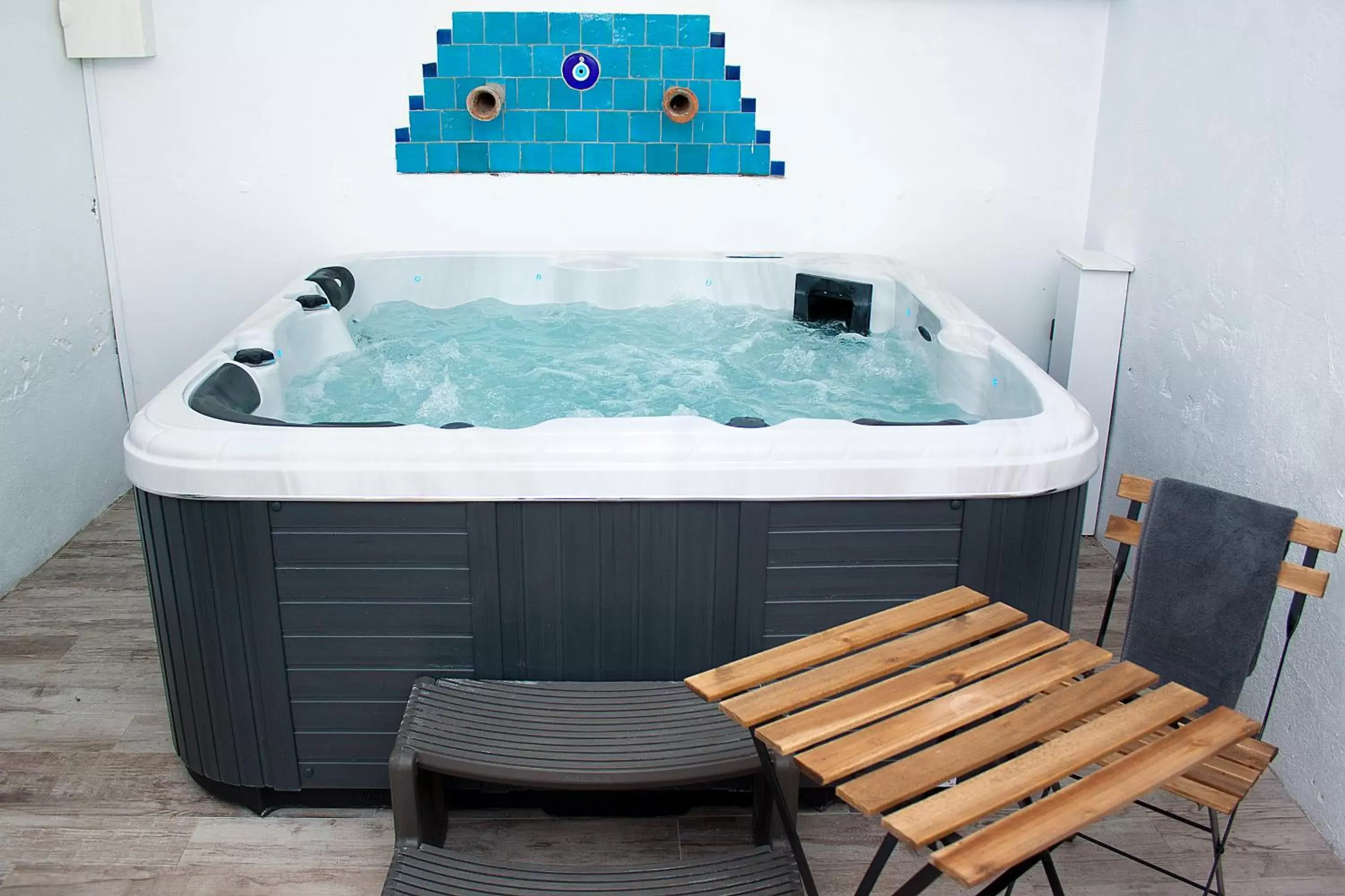 Hot Tub, Spa/Wellness in Maison Saint Louis avec Jacuzzi