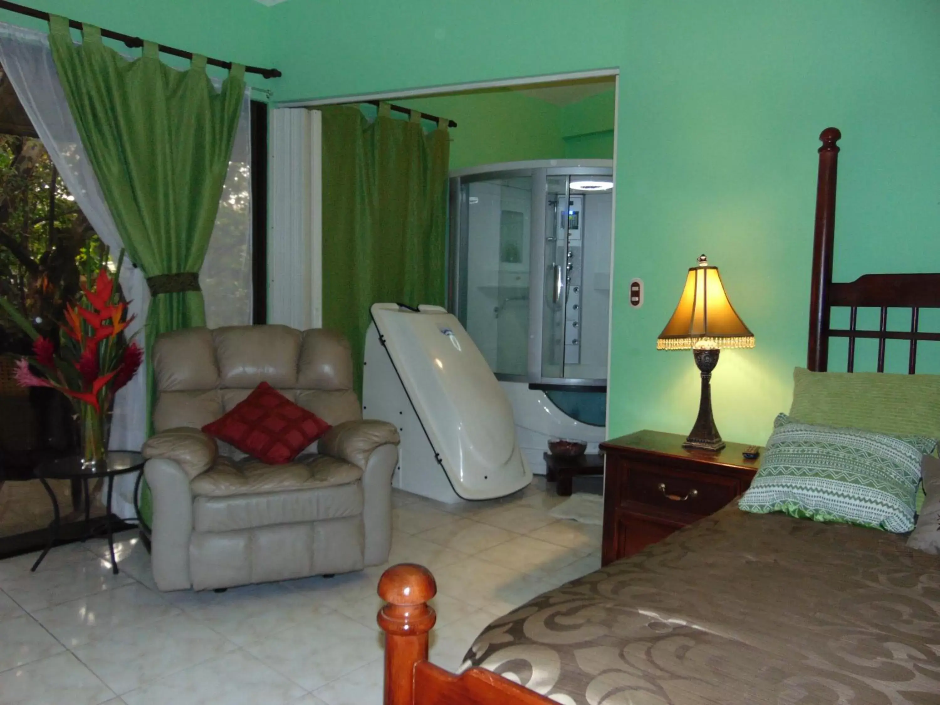 Bedroom, Seating Area in Casa Lima B&B