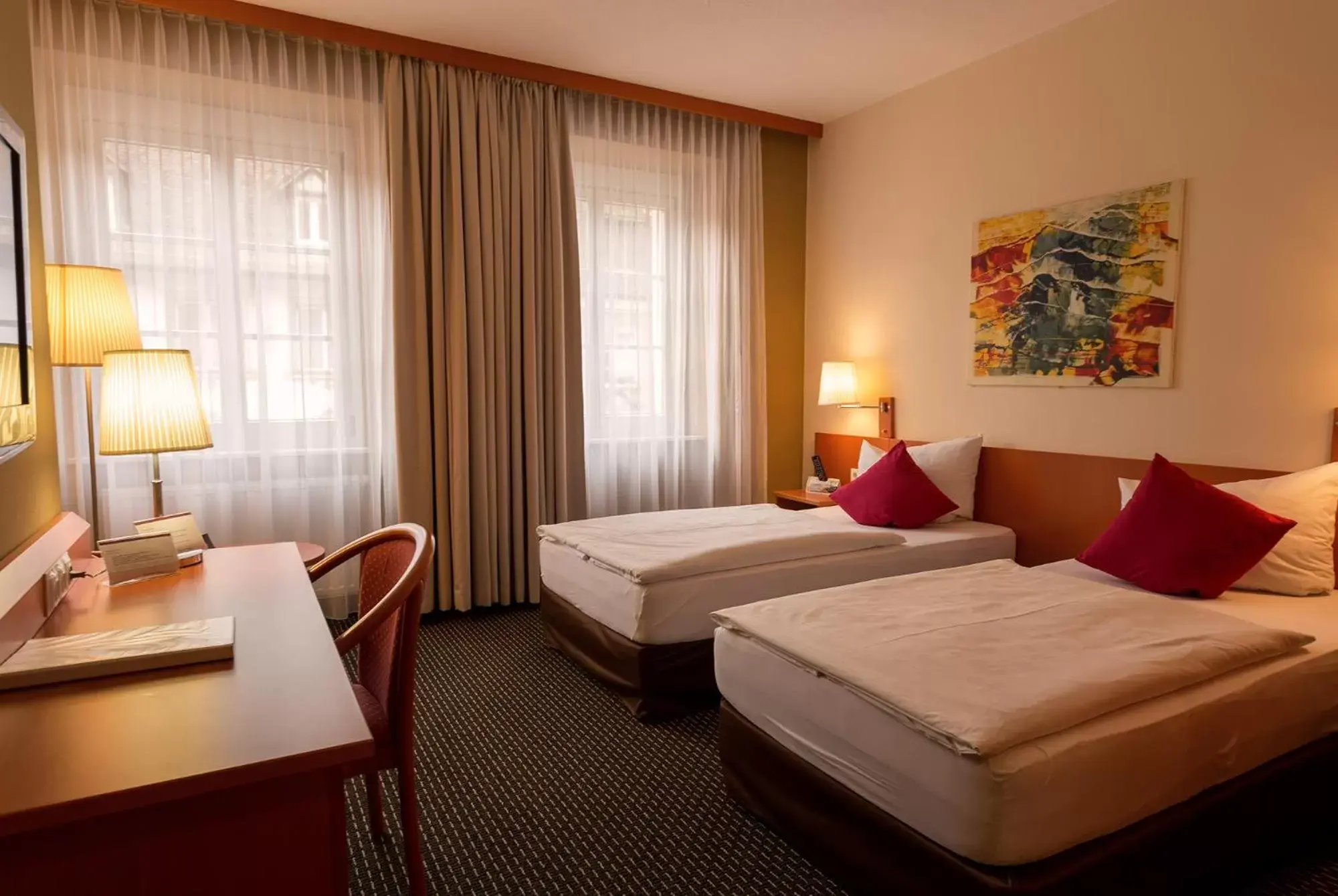 Bedroom, Bed in Central Hotel Löwen