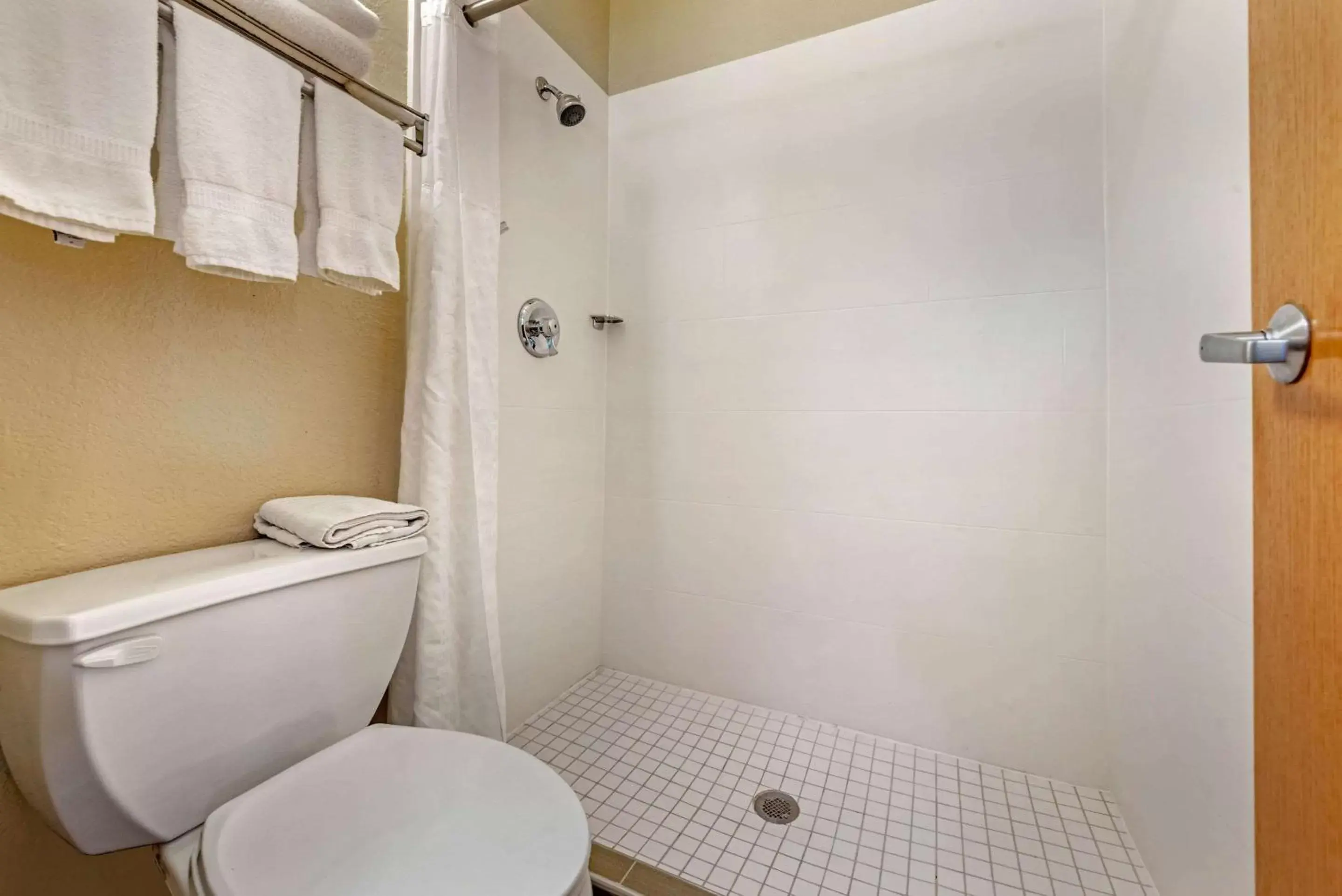 Bathroom in Comfort Inn Fremont