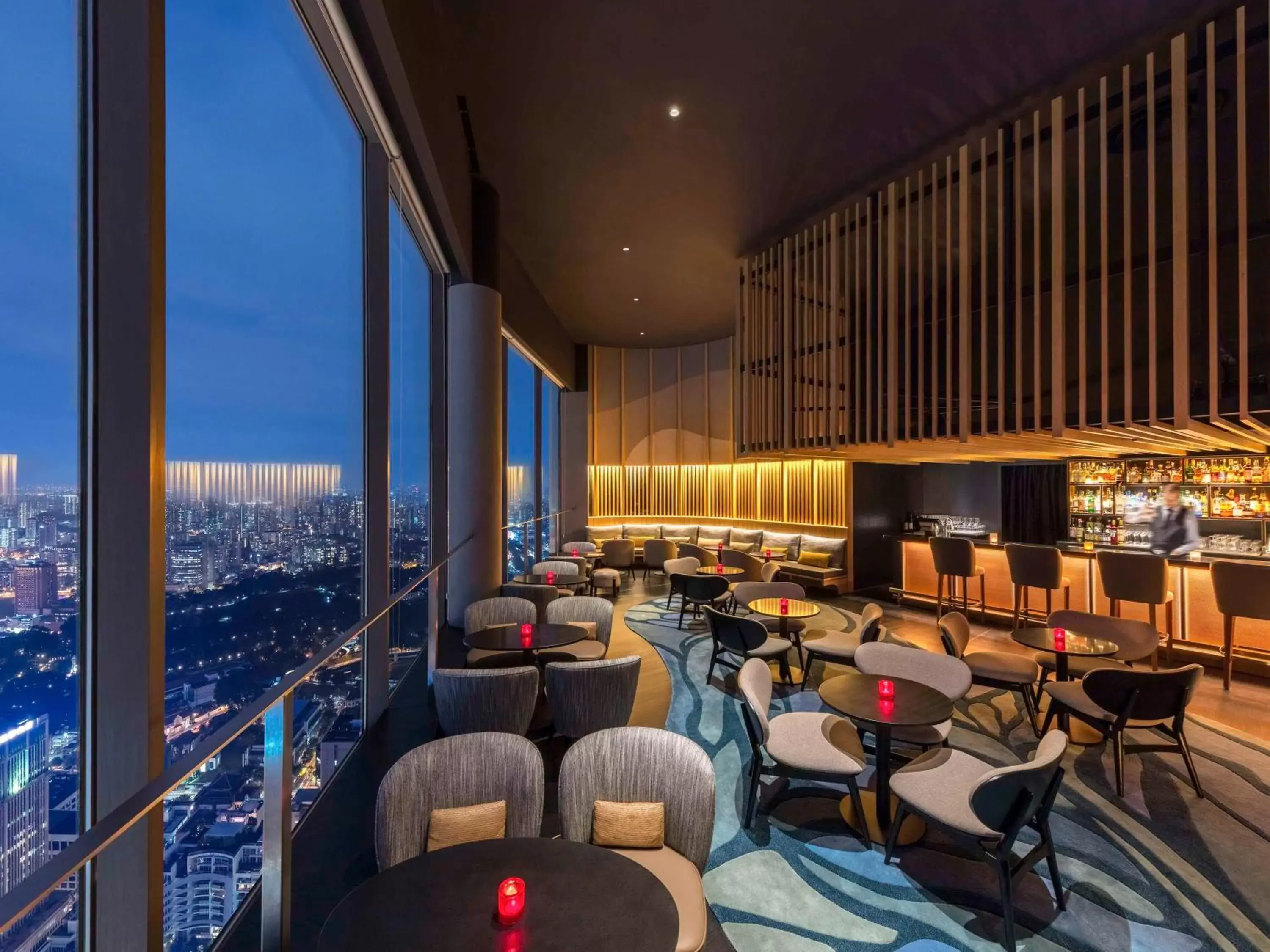 Lounge or bar in Fairmont Singapore