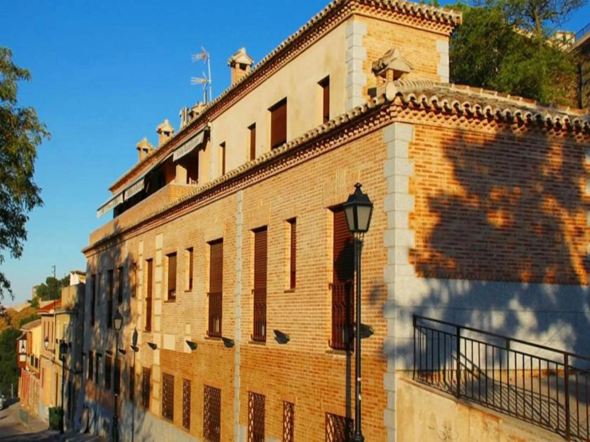 Property building in Hotel Medina de Toledo