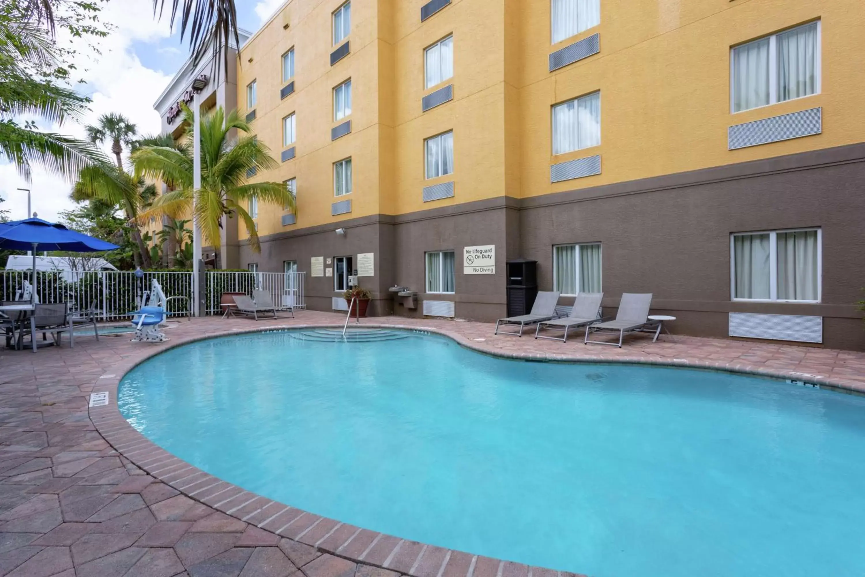 Pool view, Swimming Pool in Hampton Inn & Suites - Fort Pierce