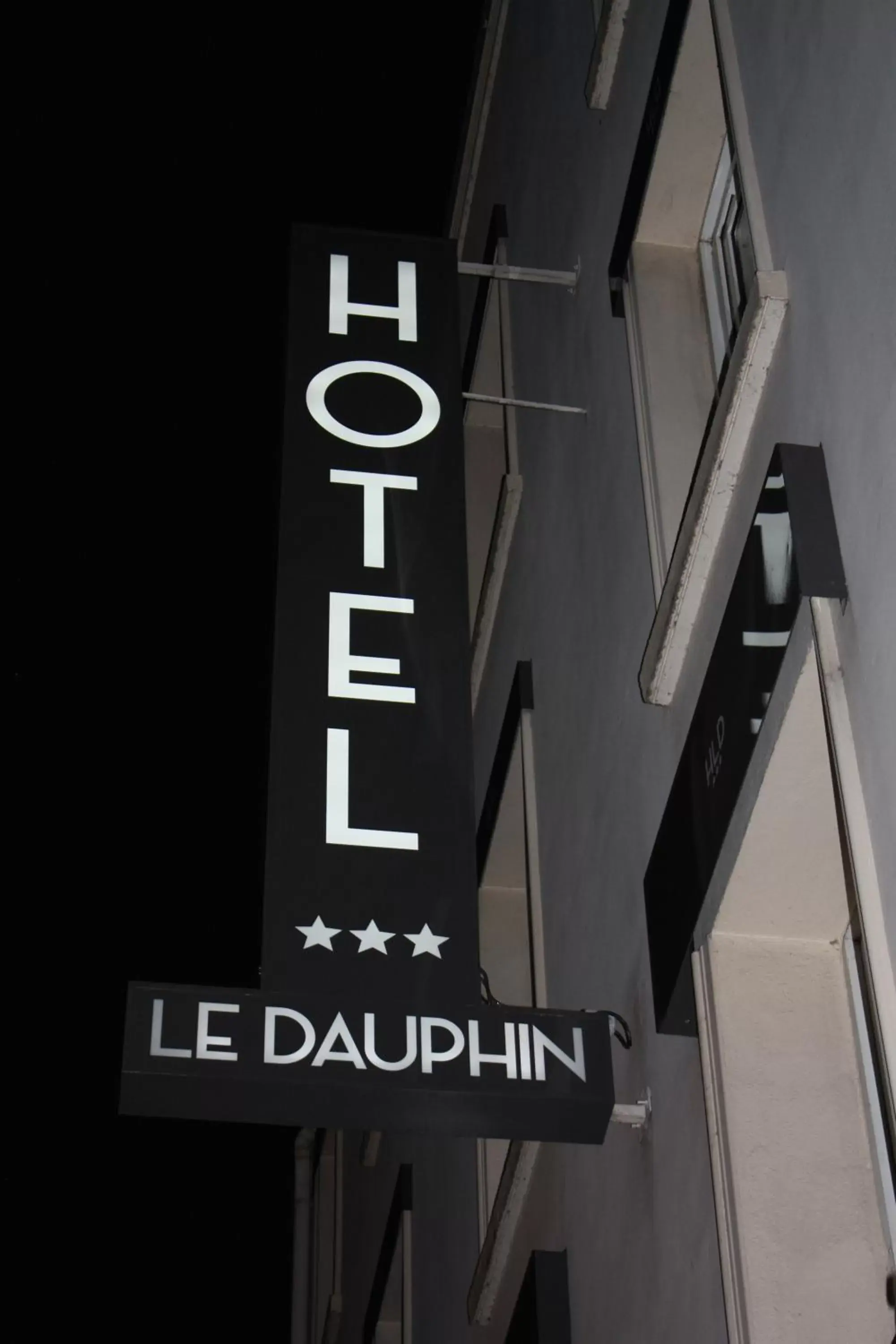 Facade/entrance, Property Logo/Sign in Hotel Dauphin