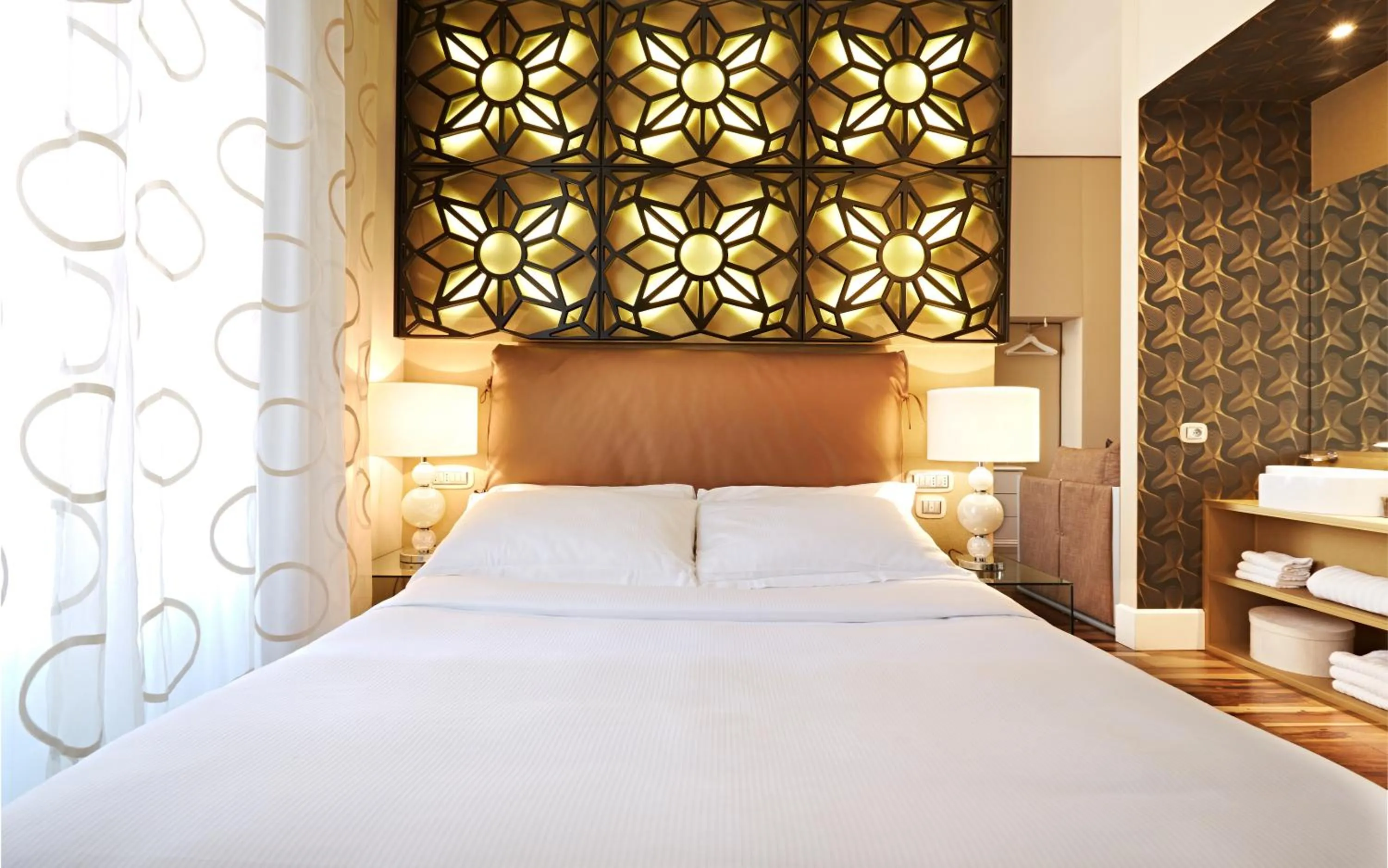 Bedroom, Bed in Spagna Royal Suite