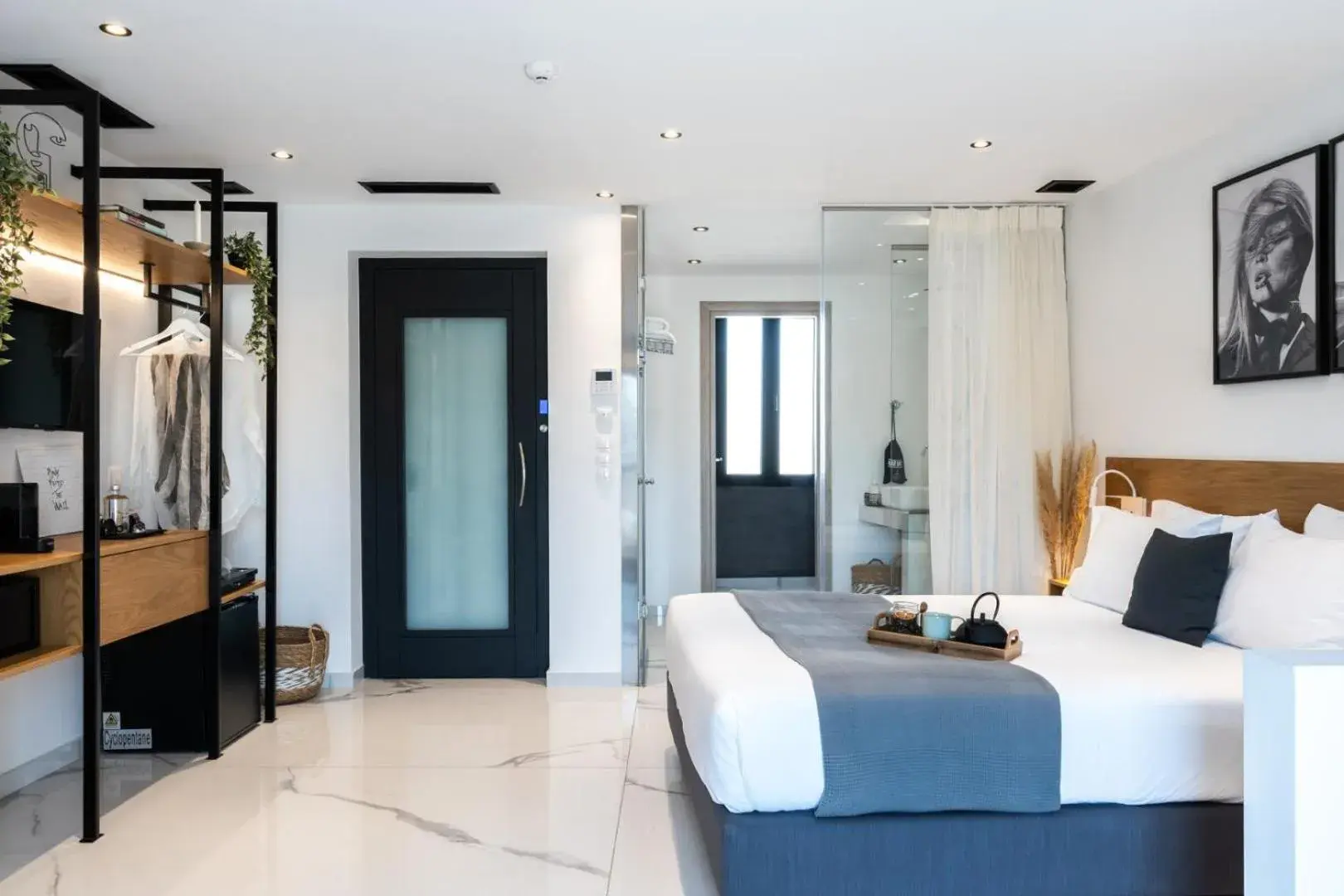 Bed in Melo Athens Bed in Melo Athens