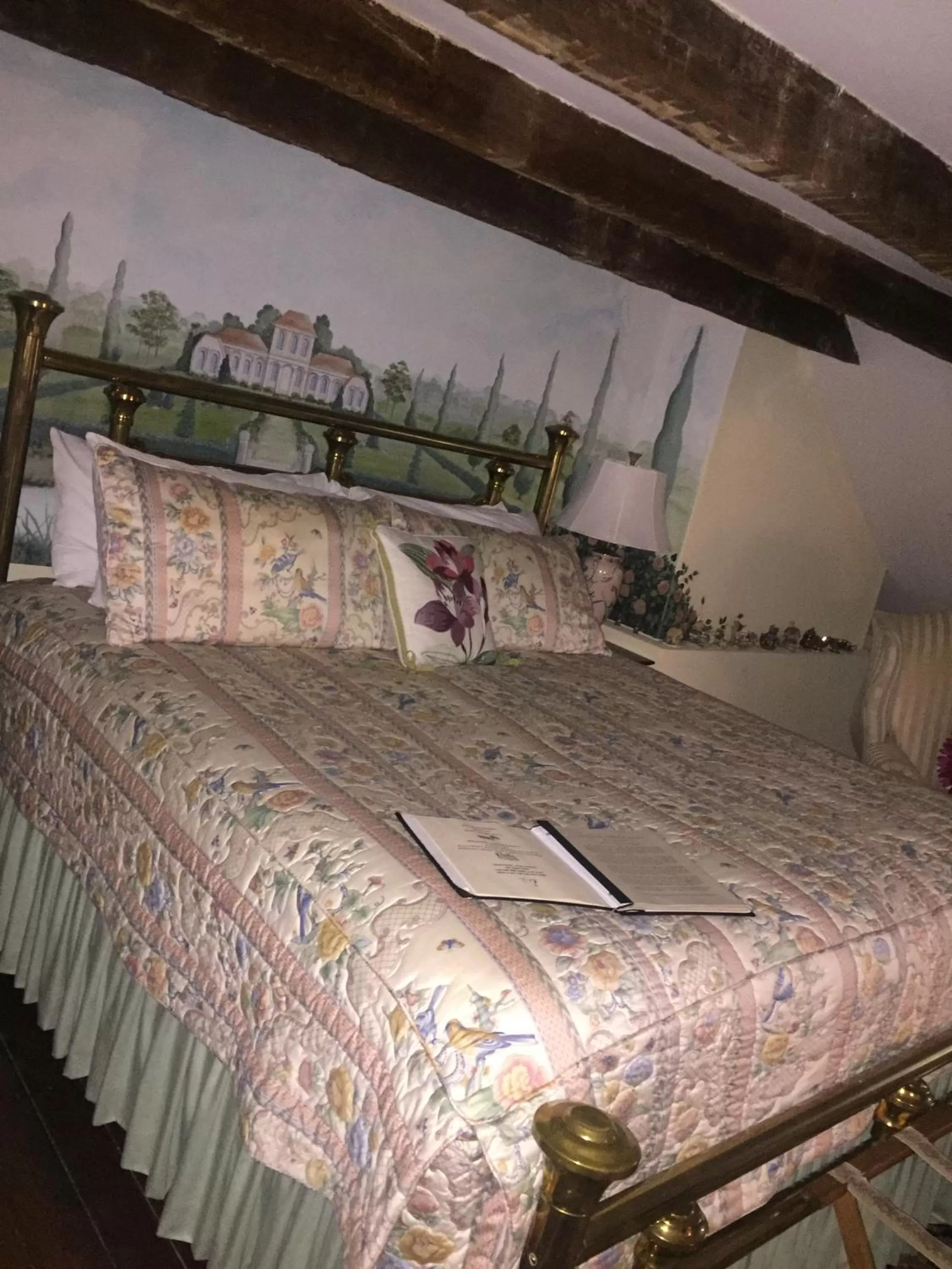 Bed in The Richard Johnston Inn & 1890 Caroline House