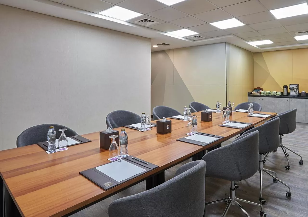 TV and multimedia in TIME Express Hotel Al Khan