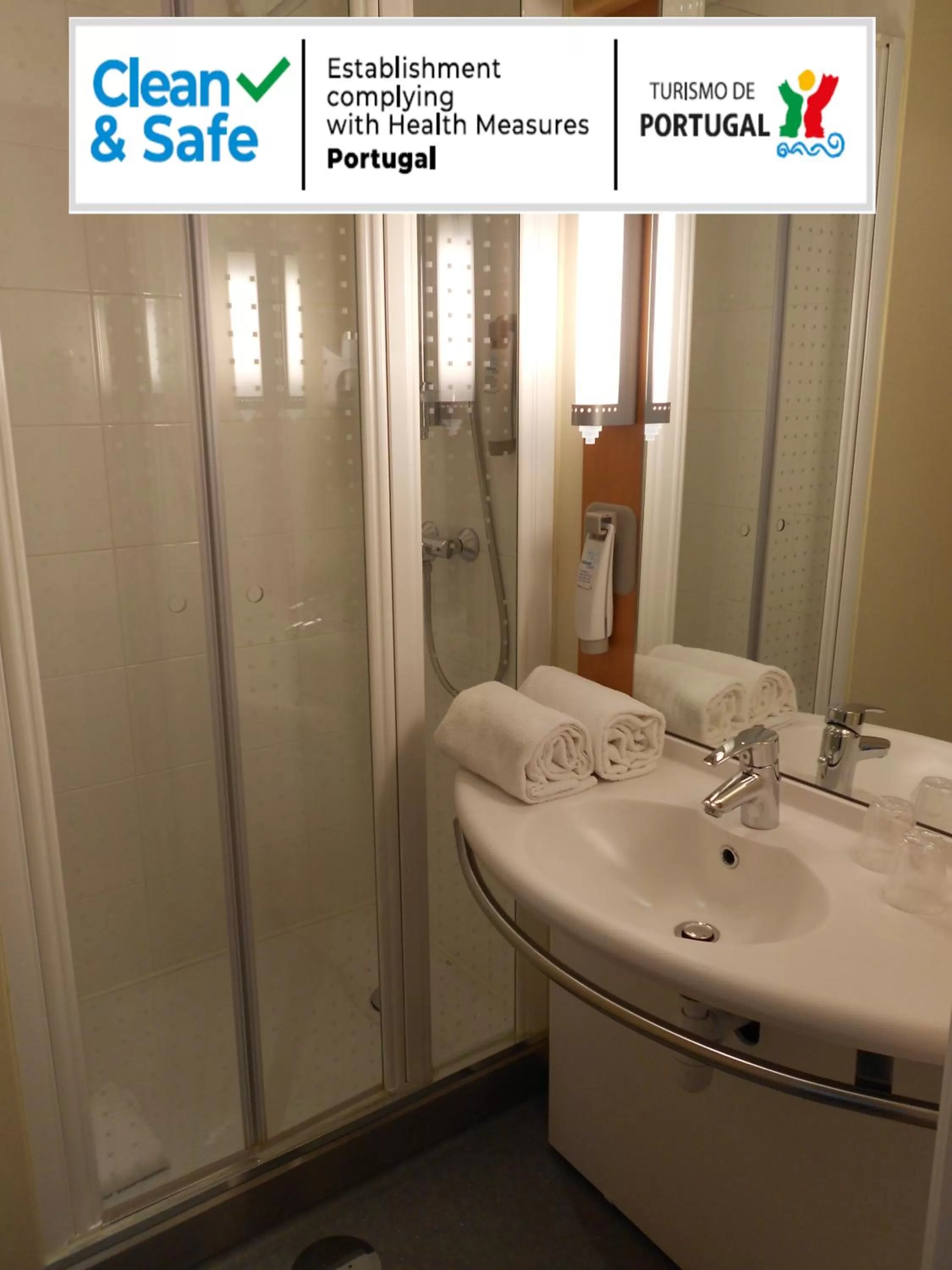 Bathroom in ibis Porto Centro São Bento